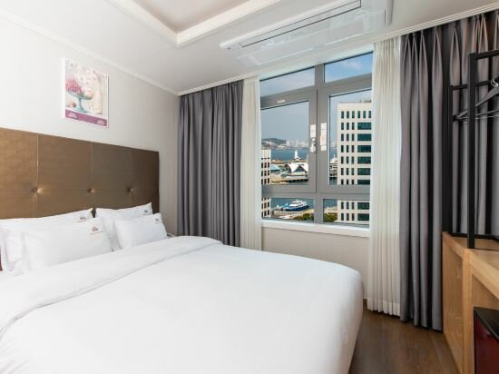 Deluxe Quadruple Room With Harbour View
