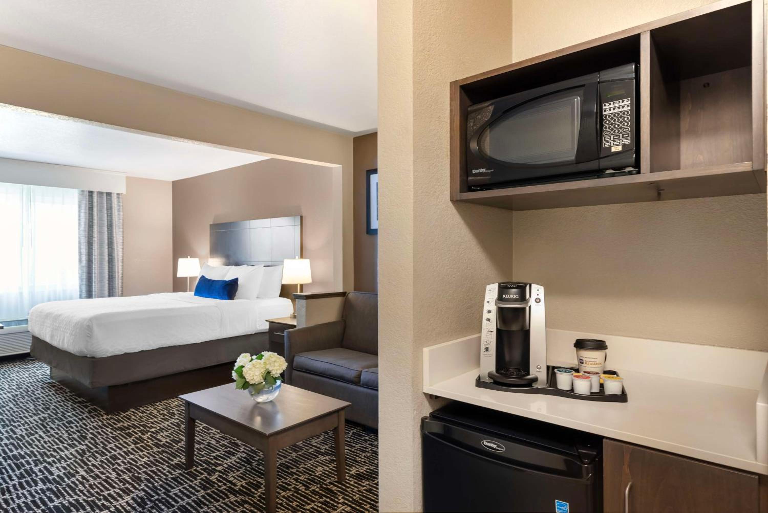 King Suite with Sofa Bed - Non-Smoking