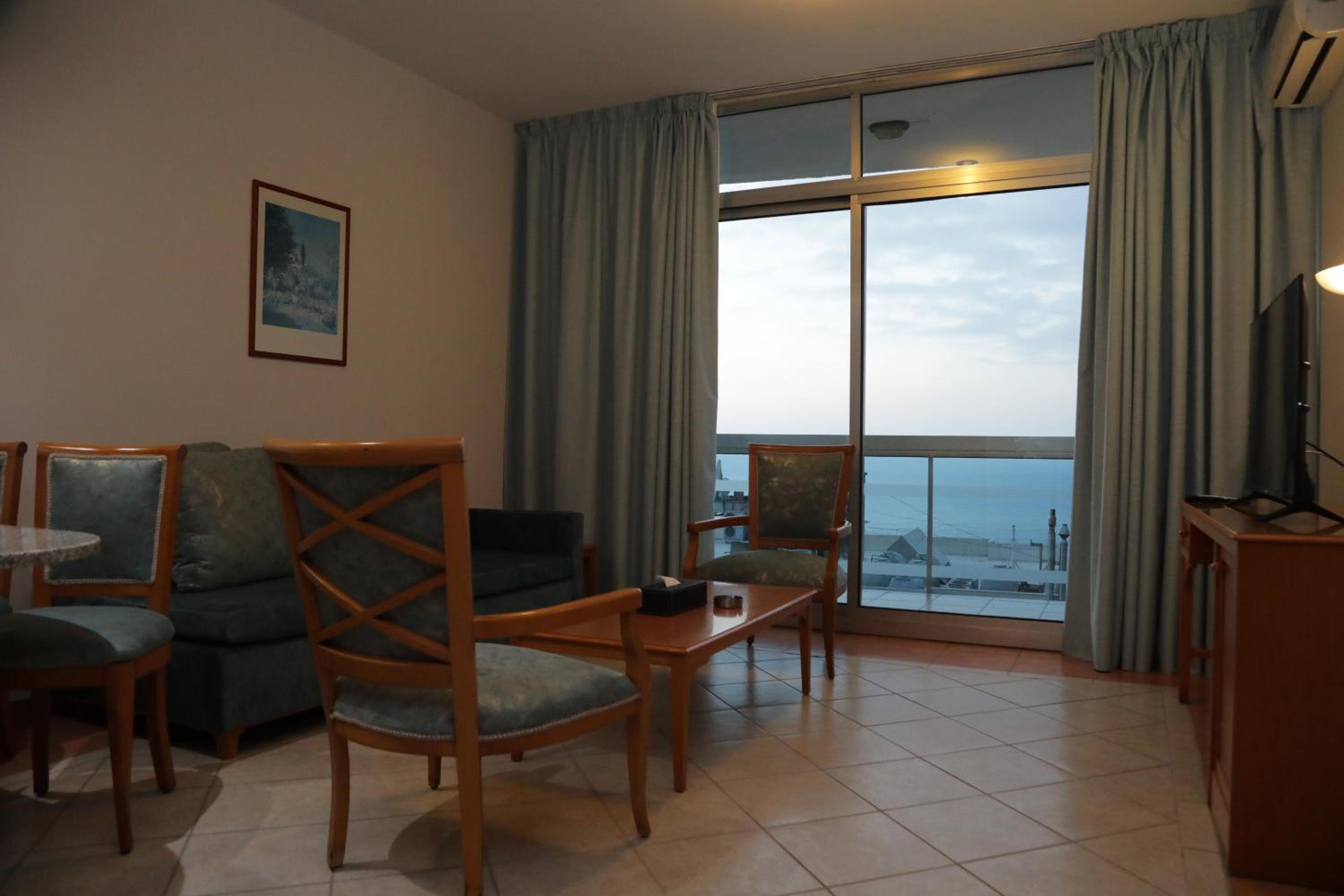 Deluxe Suite with Sea View