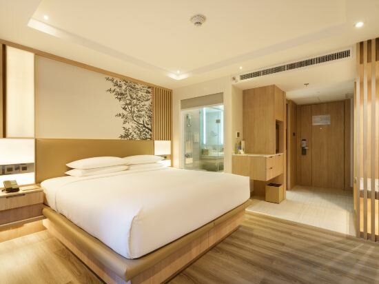 Premier King Bed Room With City View(SofaBed)