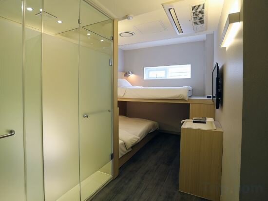 Semi Duplex Twin Room