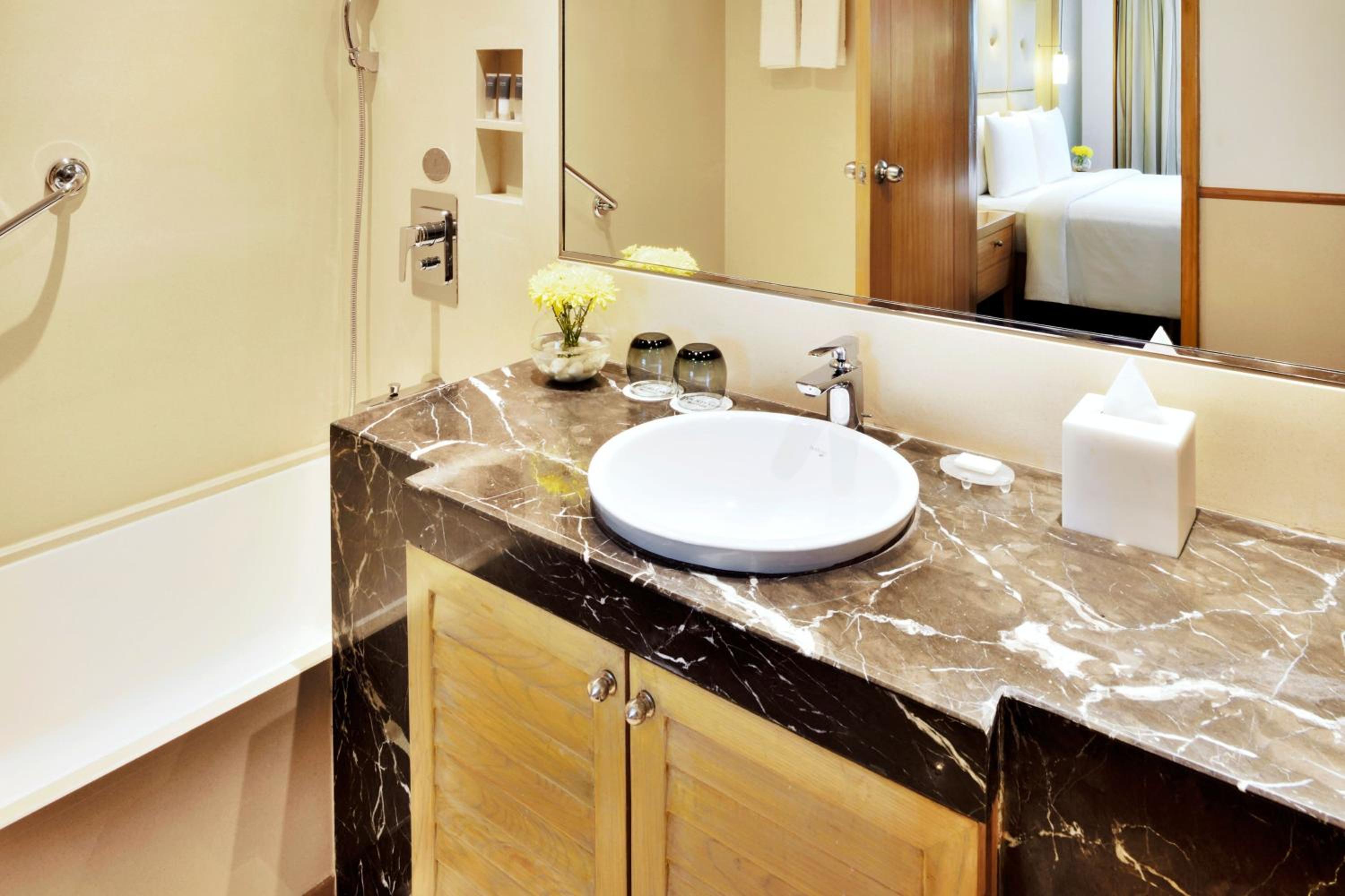 Club Room With Access to Club Lounge