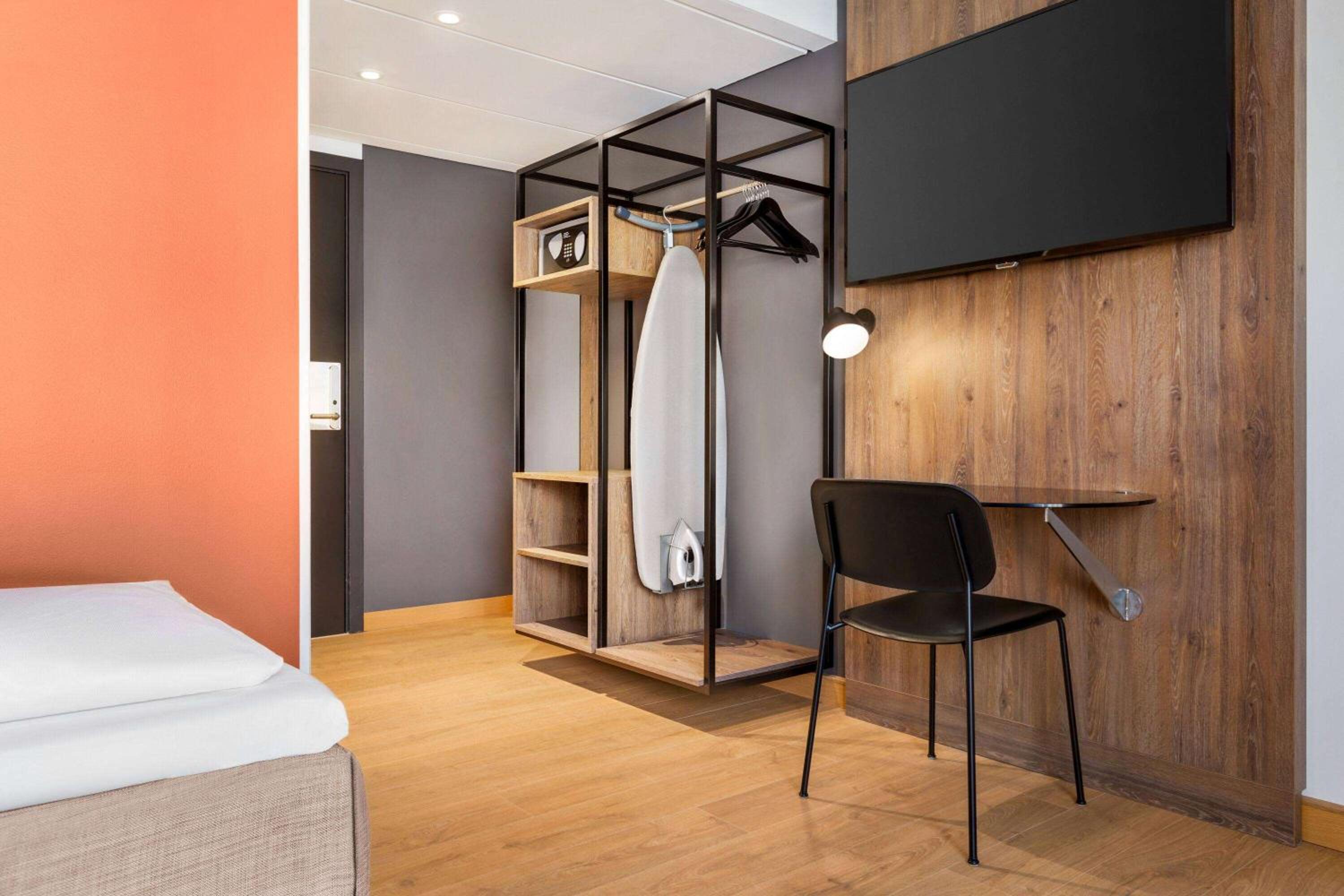 Single Room - Non-Smoking