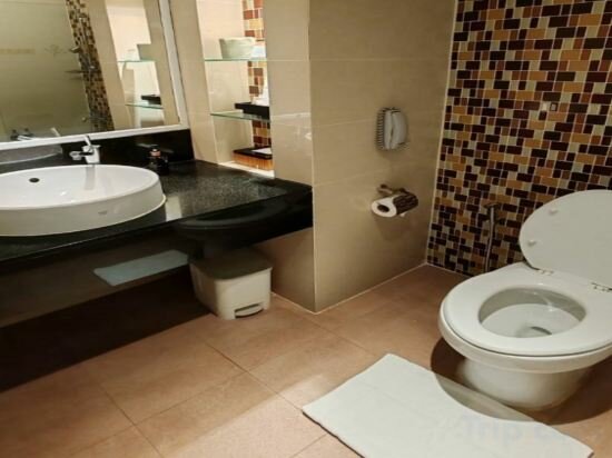 Tropical Superior (No View) King Bed