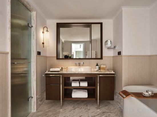 Grand Premier Twin Room