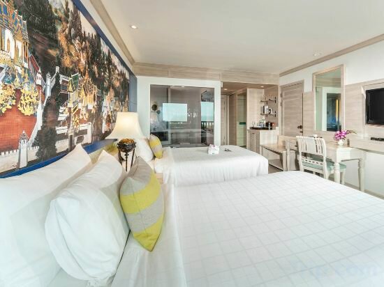 Deluxe Twin Room with Balcony and Sea View