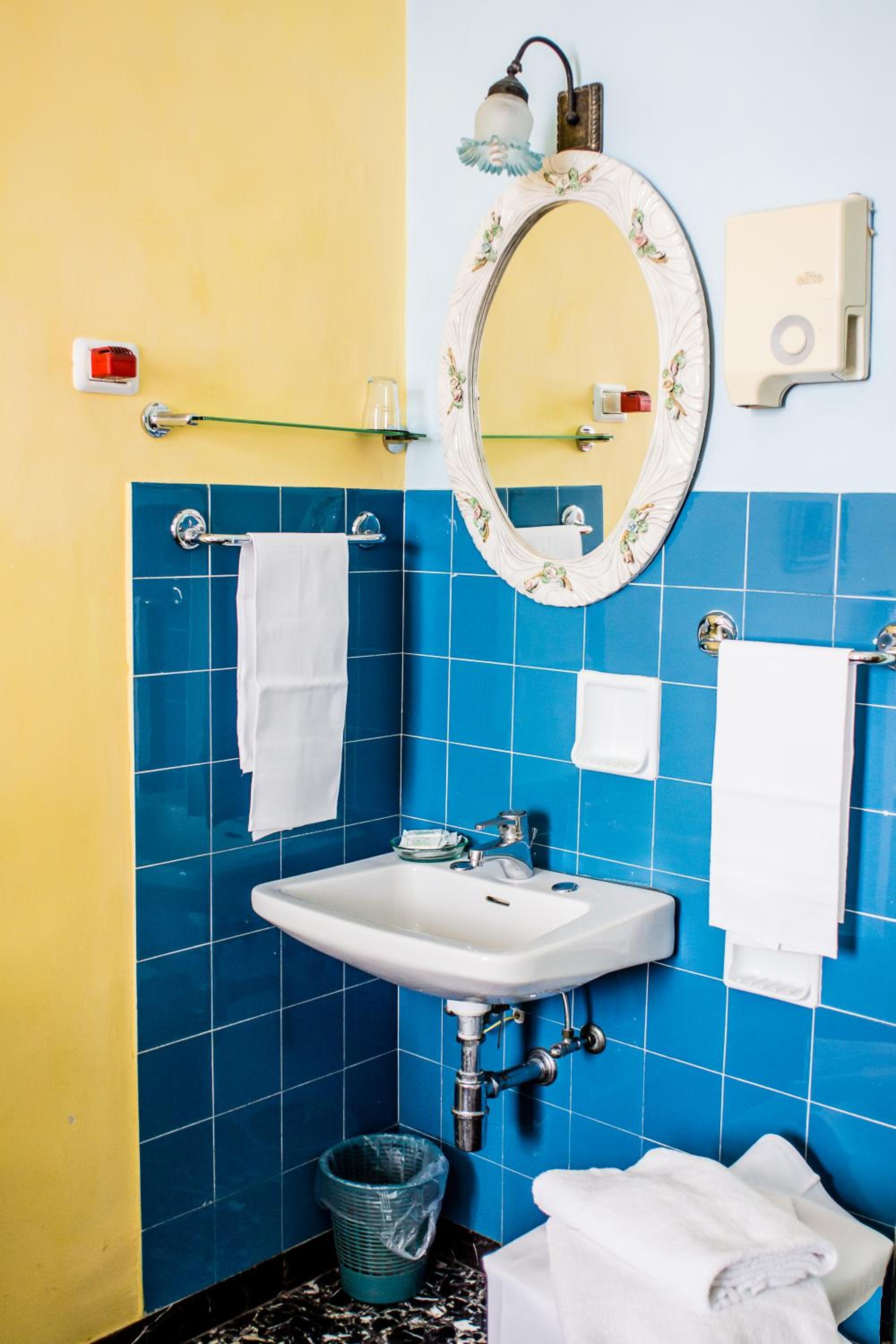 Queen Room With Shared Bathroom