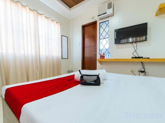 RedDoorz Standard Room