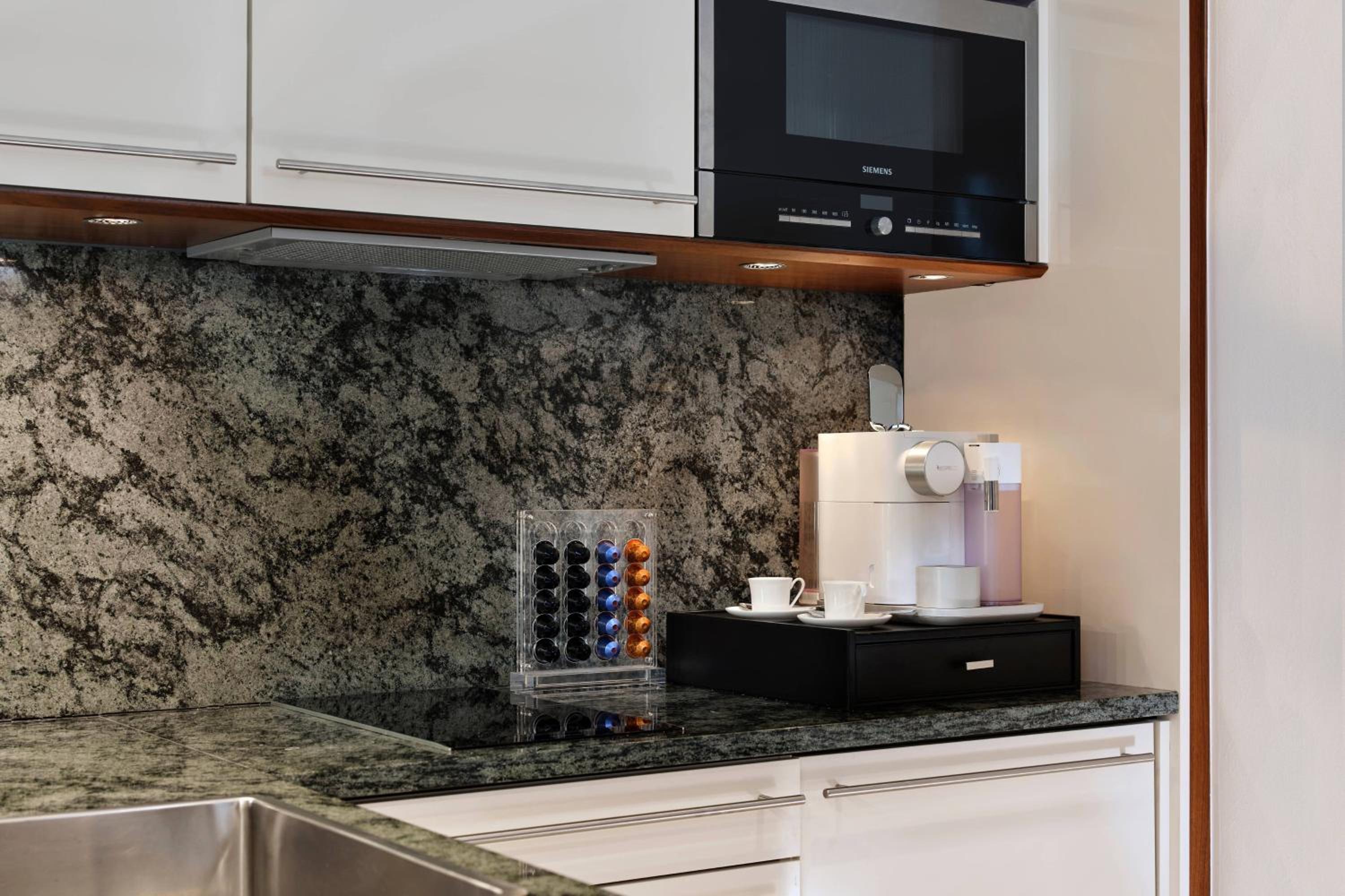 Presidential Suite with City View and Club Lounge Access