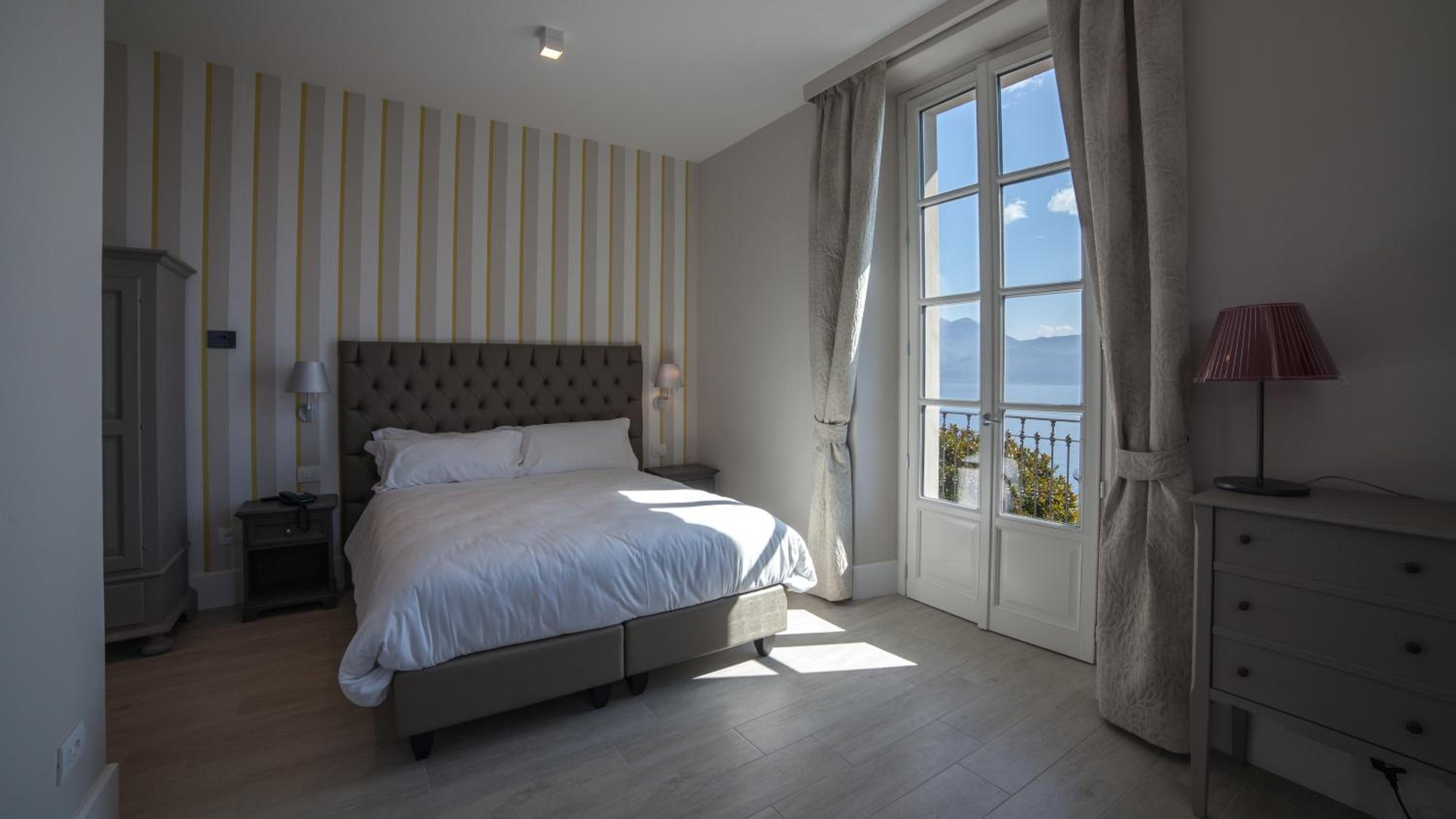 Corner Room with Lake View