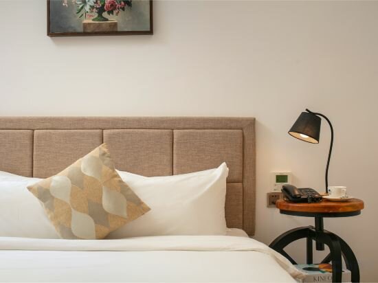 Deluxe Twin Room No Window