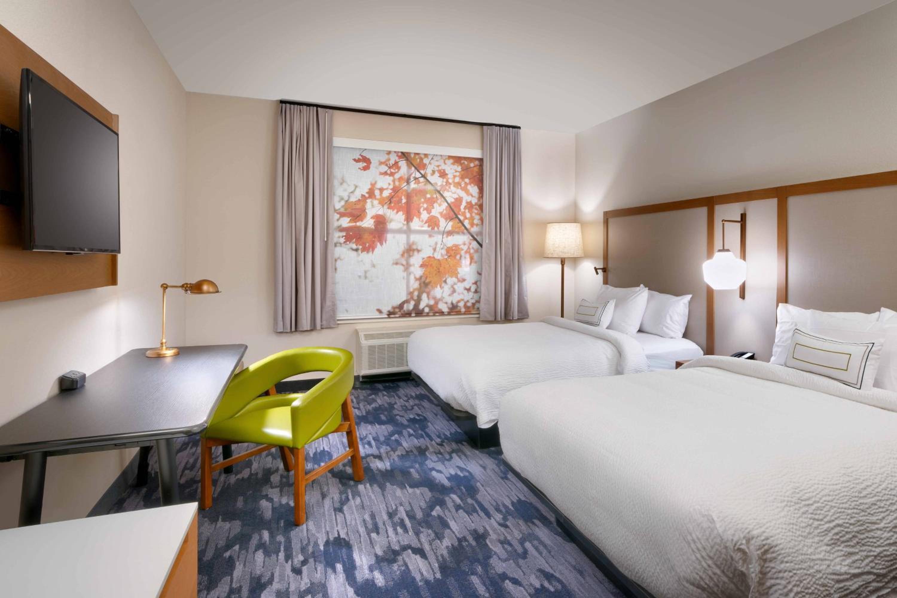 Queen Room with Two Queen Beds - Hearing Accessible