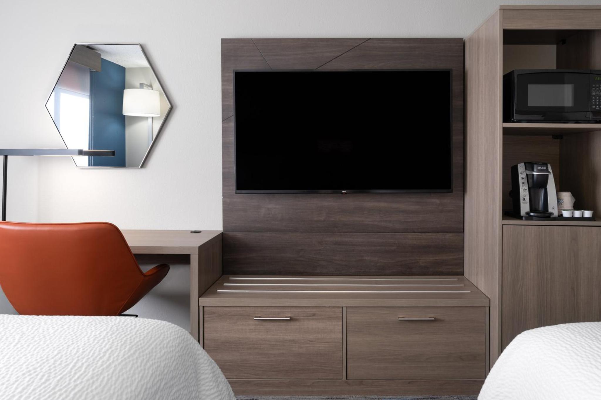 King Room - Mobility Access/Hearing Accessible