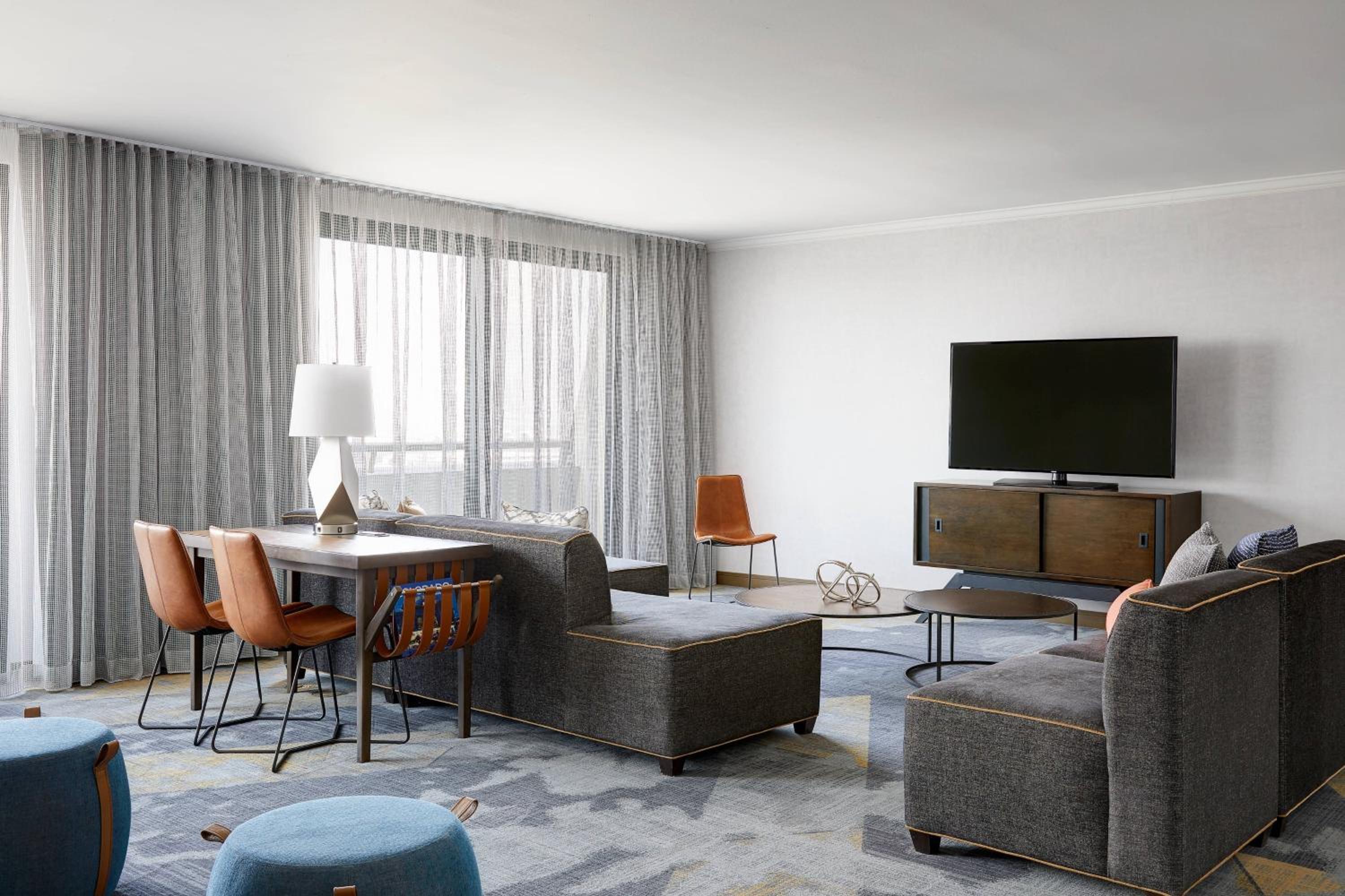 Hospitality Suite - Club Lounge Access