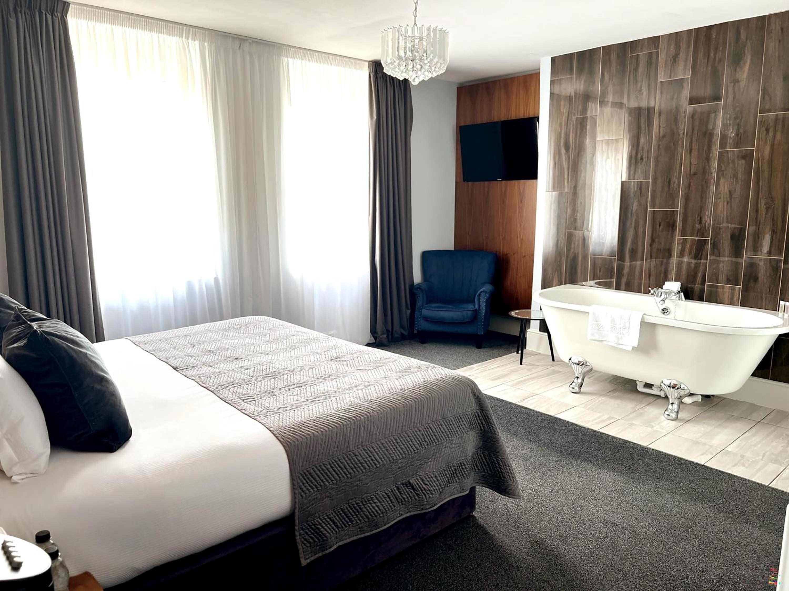 Junior King Suite 