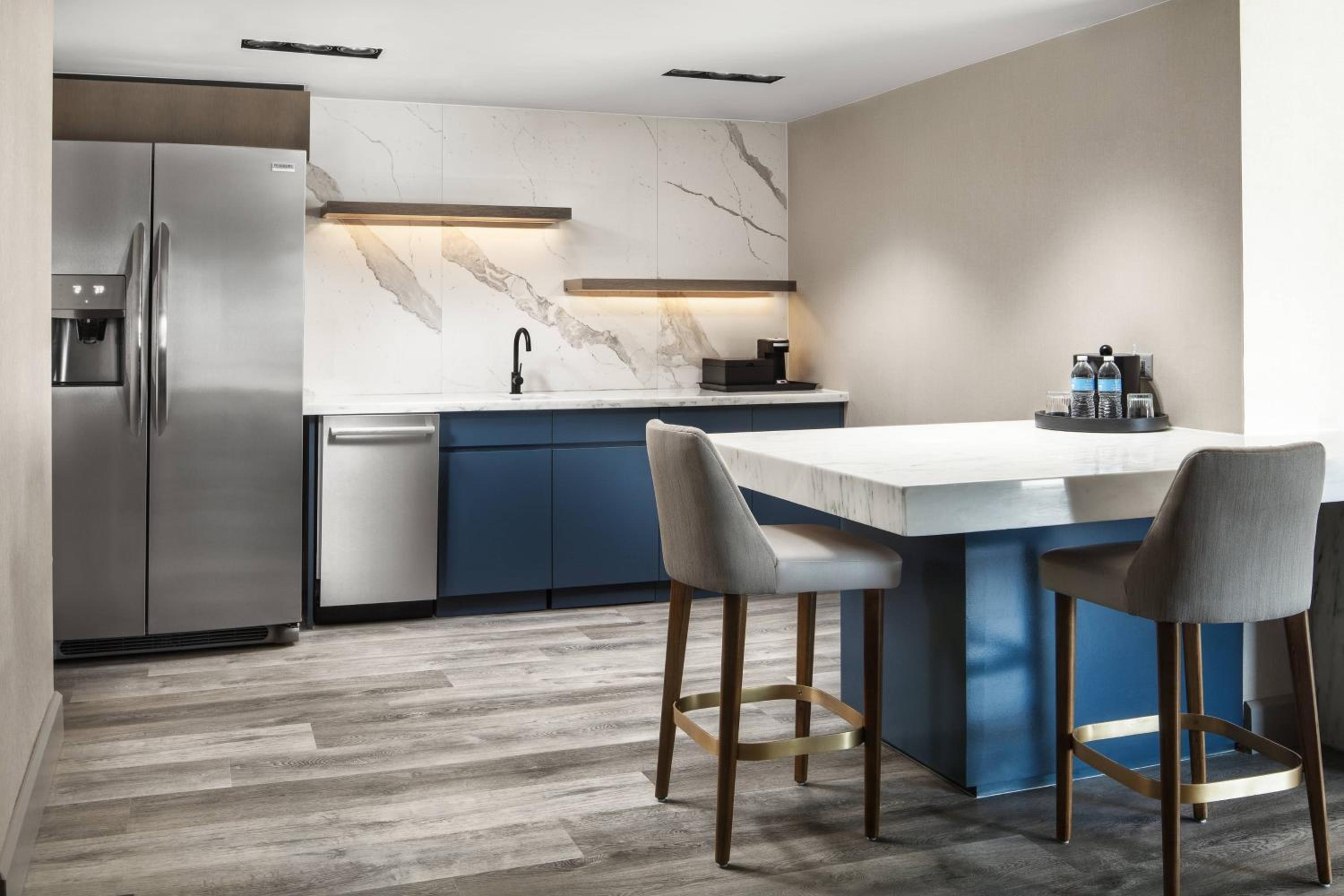 One-Bedroom Suite with City View