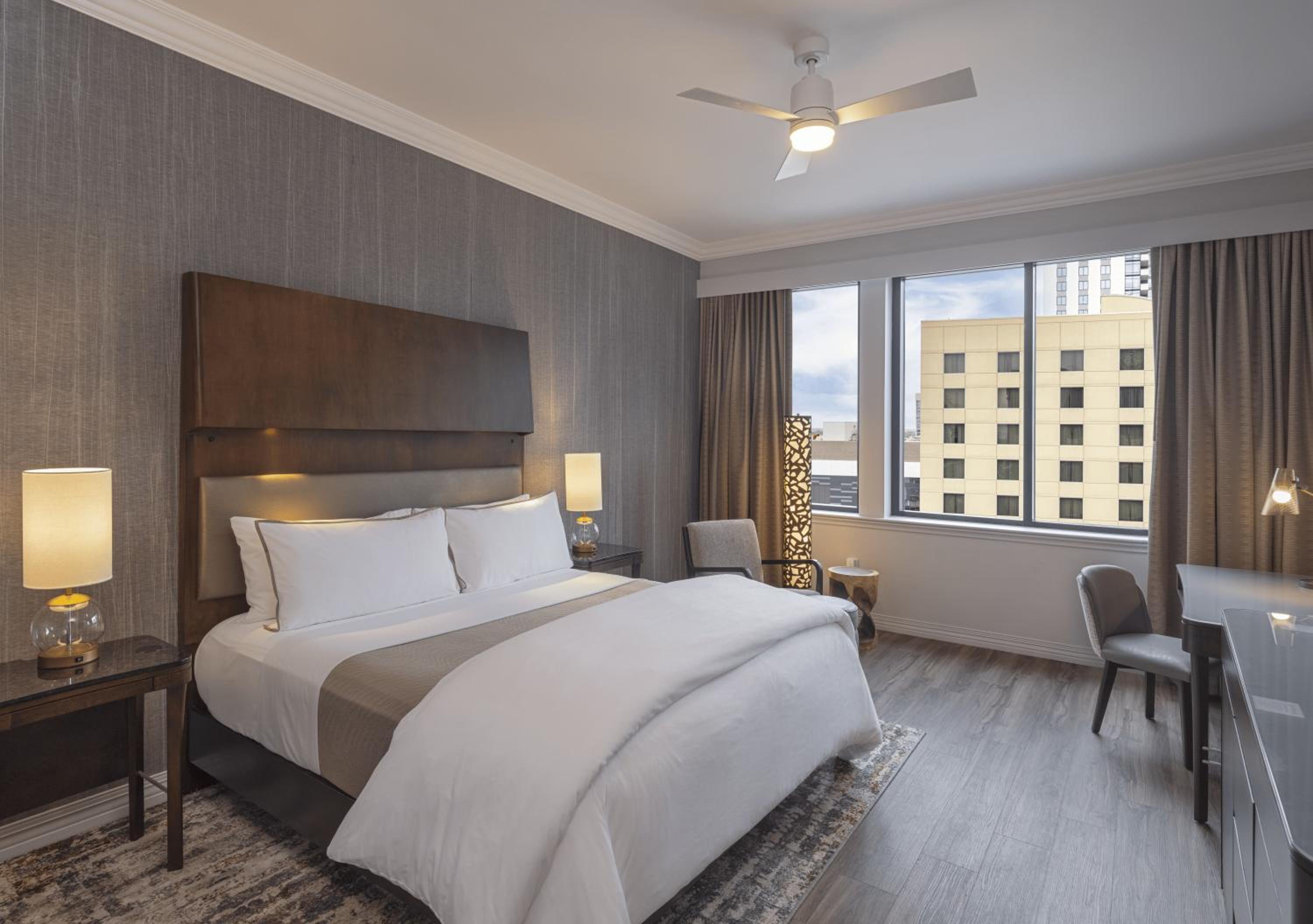 Traditional King Room - Hearing Accessible