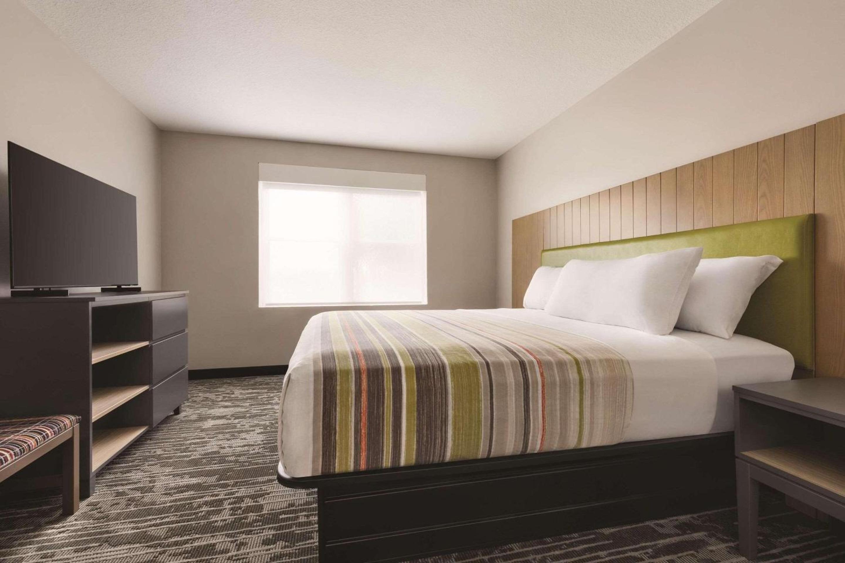 One-Bedroom King Suite - Non-Smoking