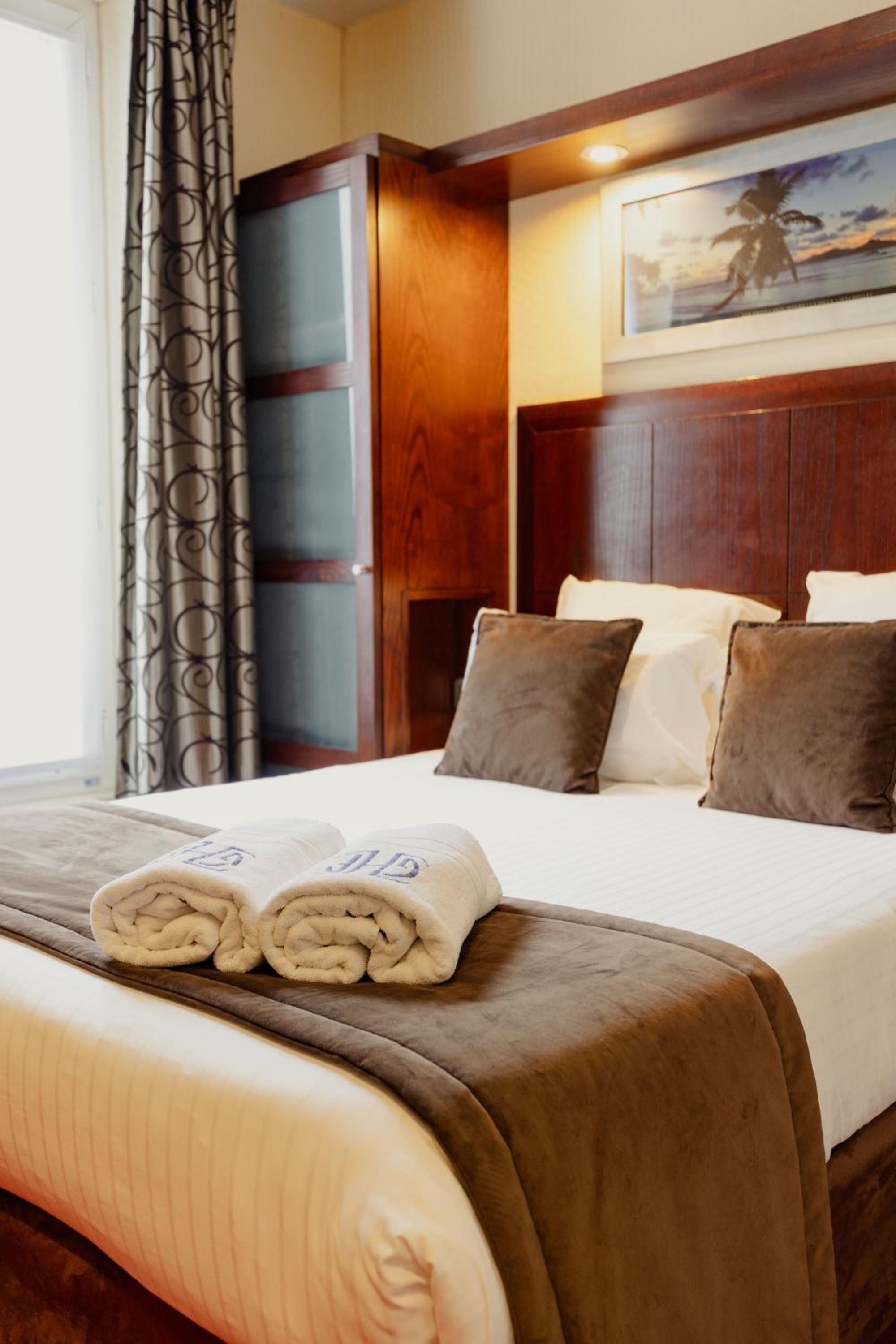 Queen Room with Balcony