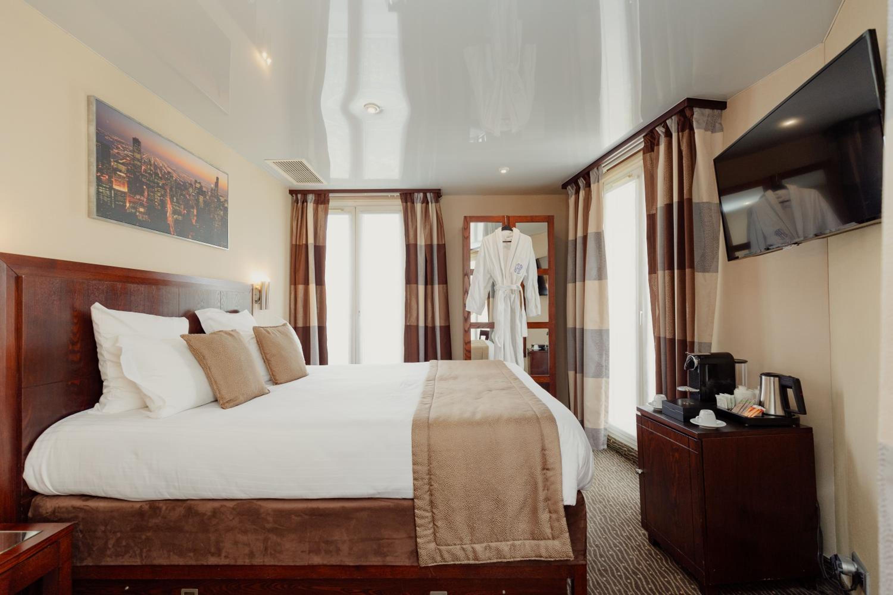 Deluxe Double Room with Balcony