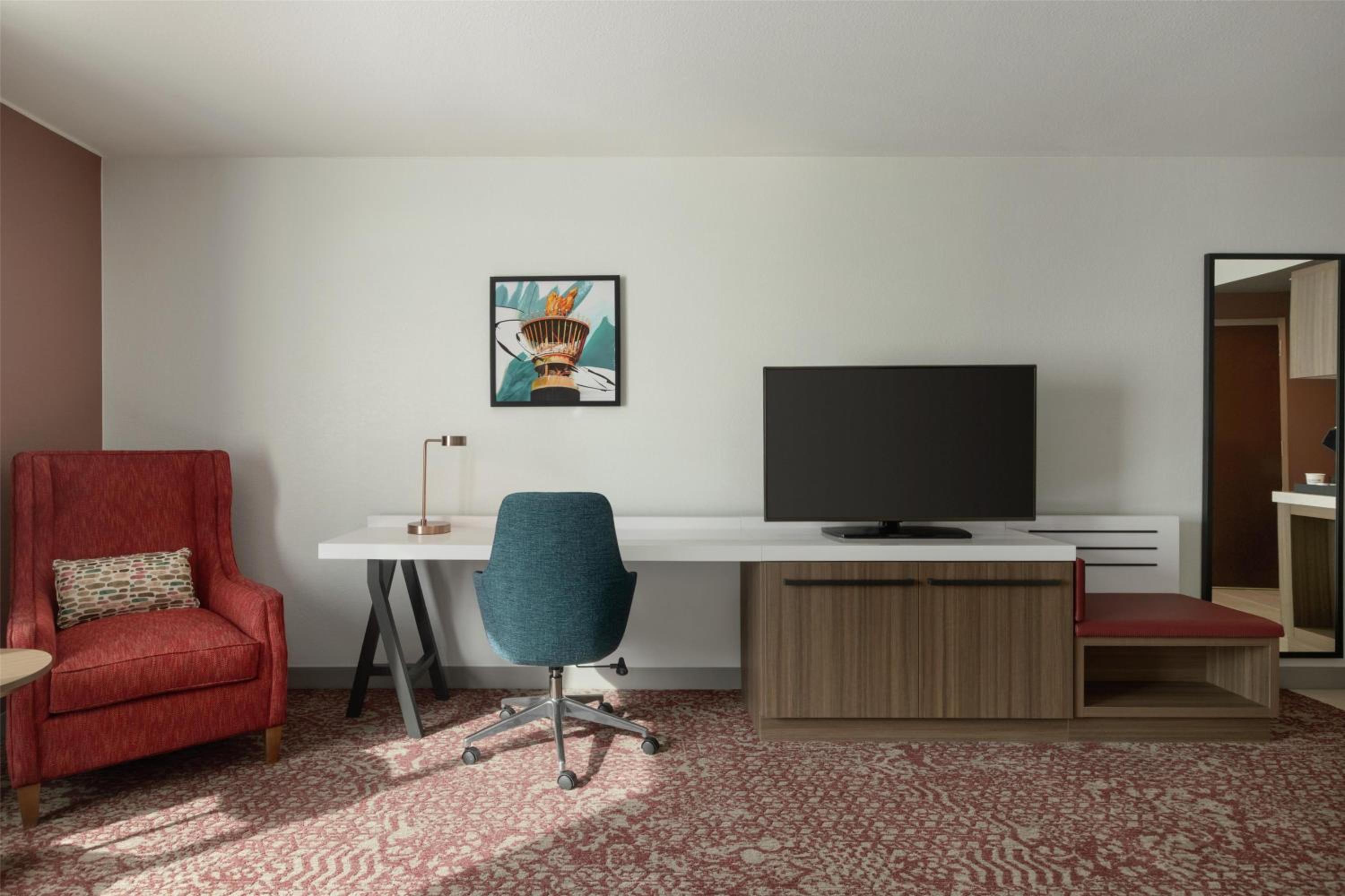 Large King Room with Sofa Bed - Non-Smoking