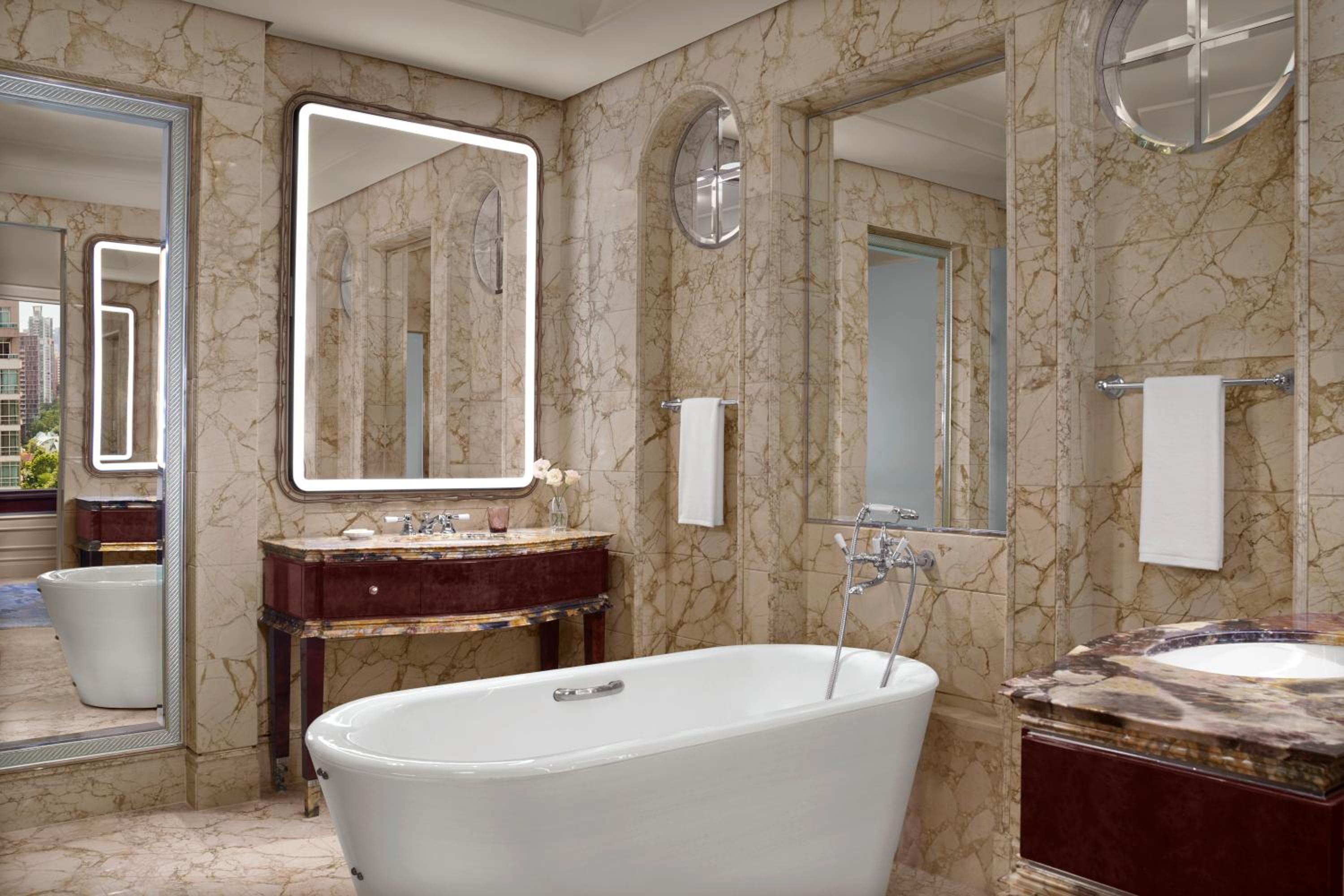 Astor Room, 1 King Bed