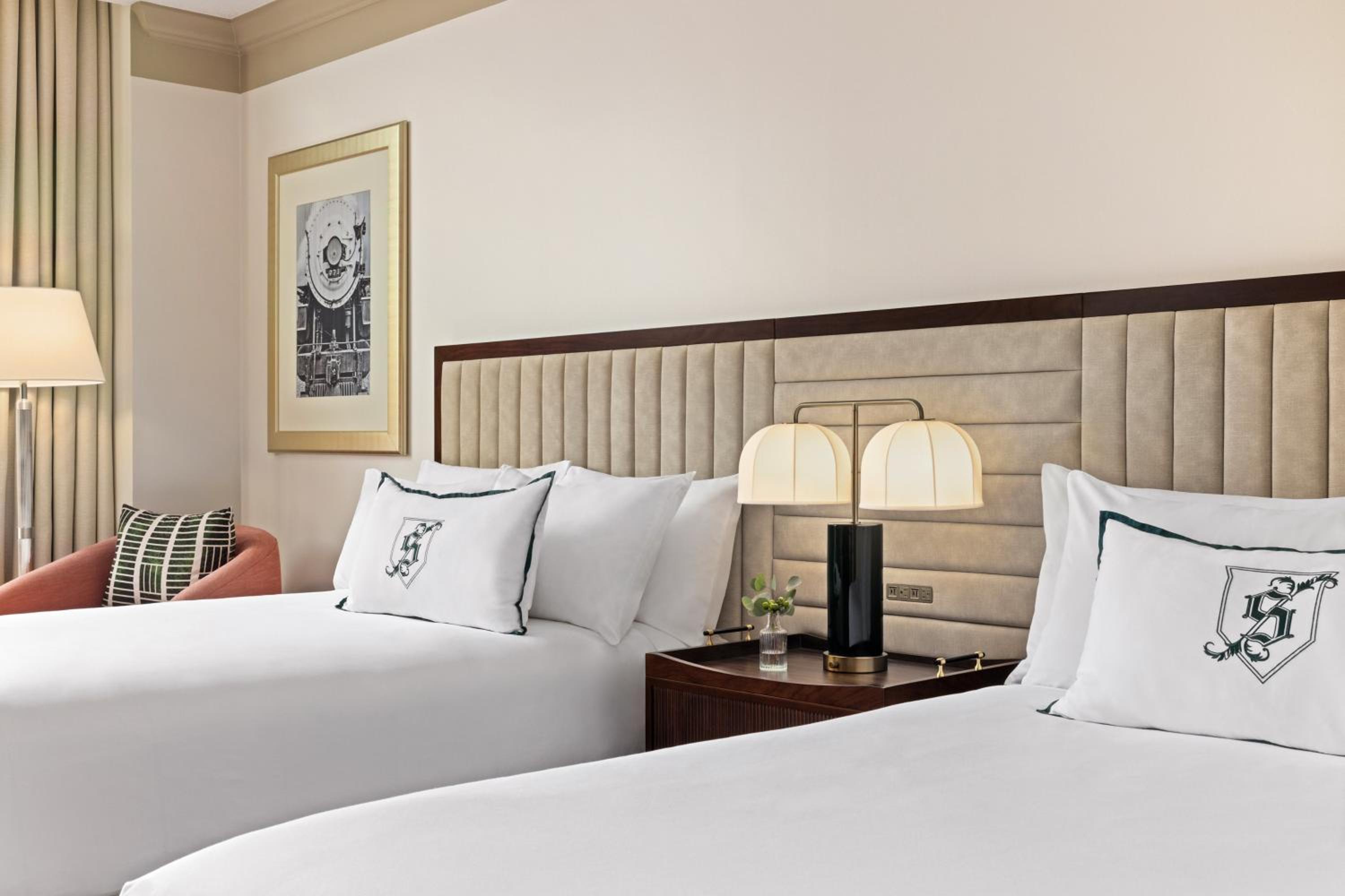 Classic Deluxe Room 2 Queen Beds