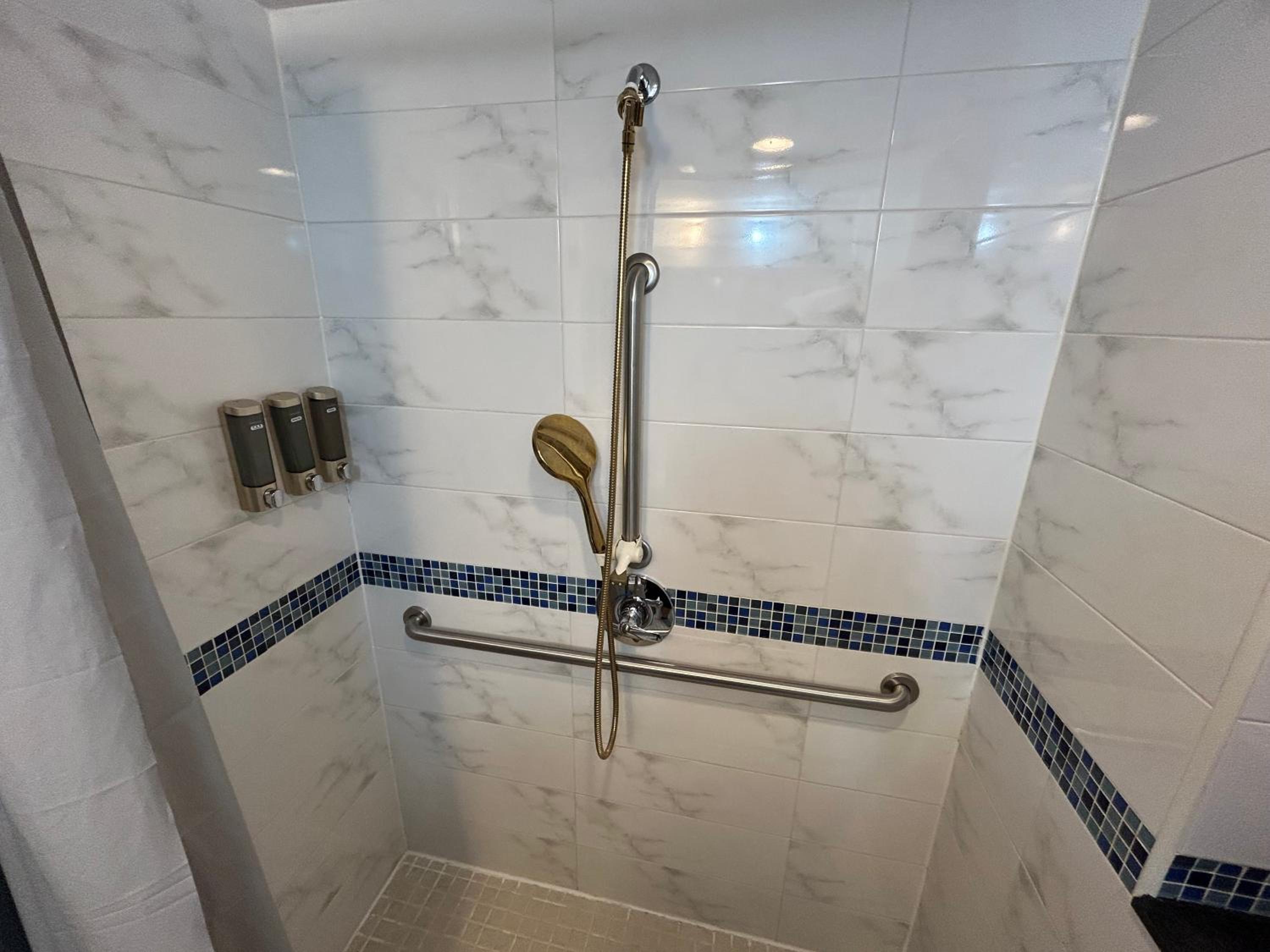 Queen Room - Disability Access