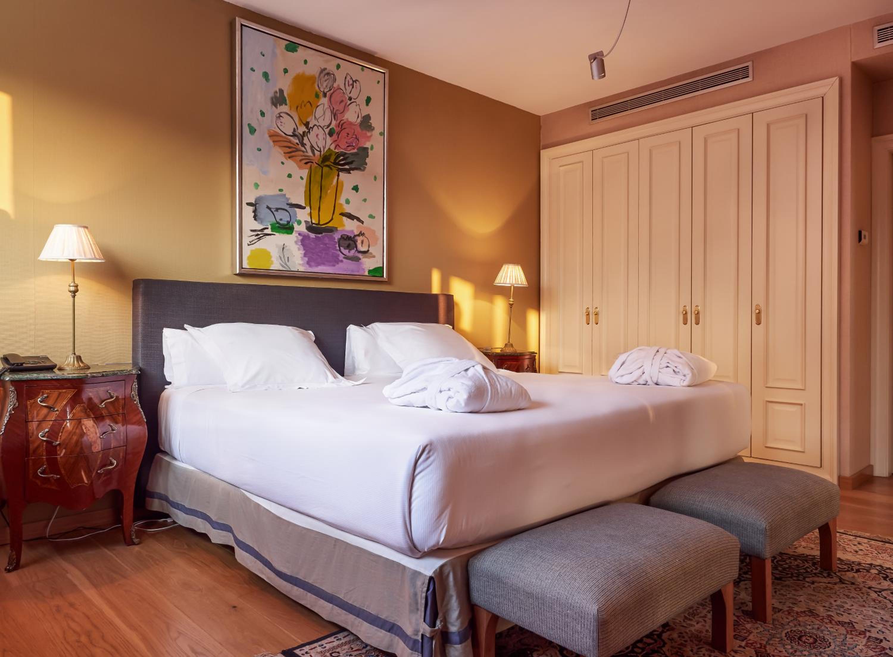 Master Suite with Spa Bath