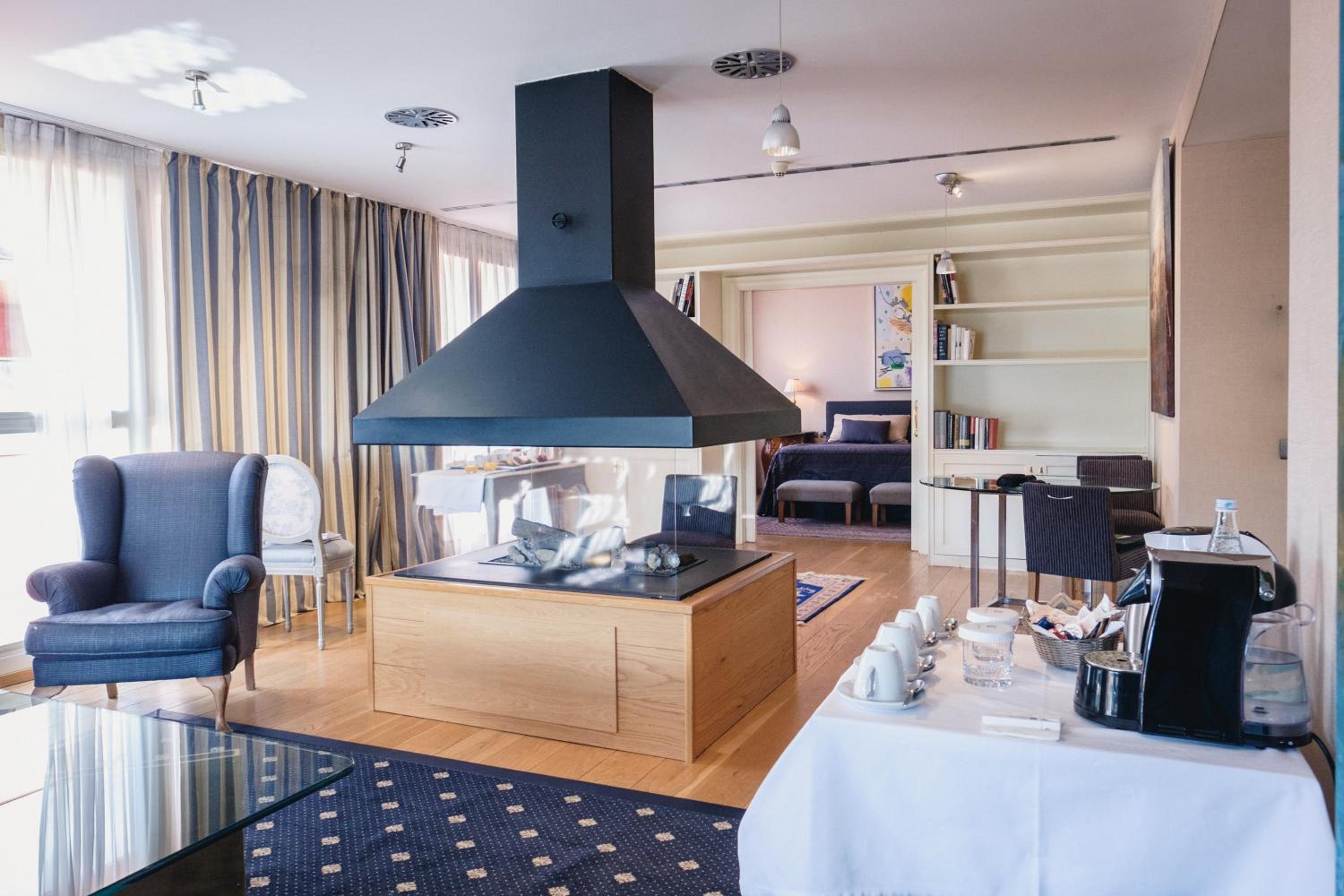 Master Suite with Spa Bath