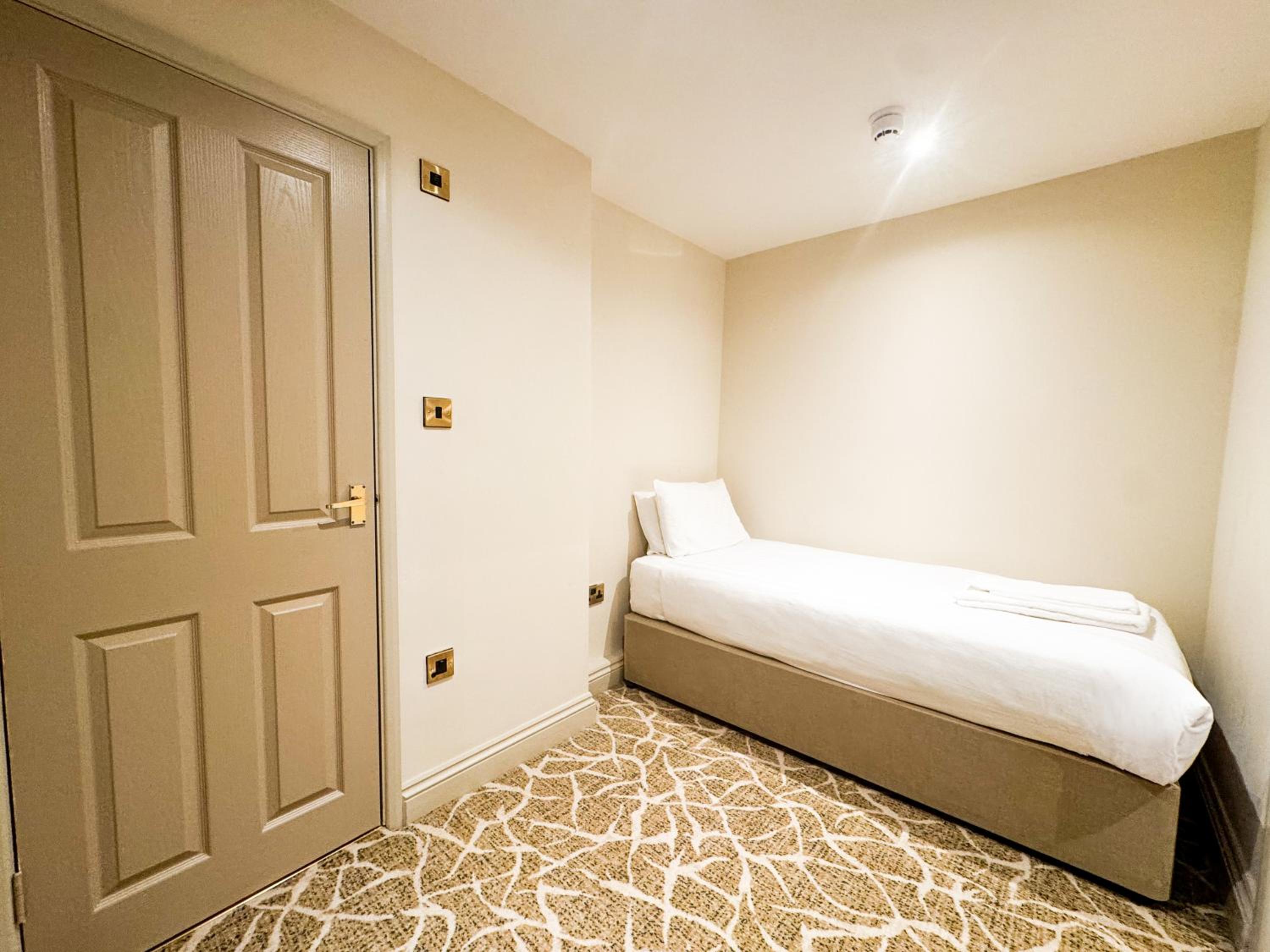 Classic Family 4 Room 