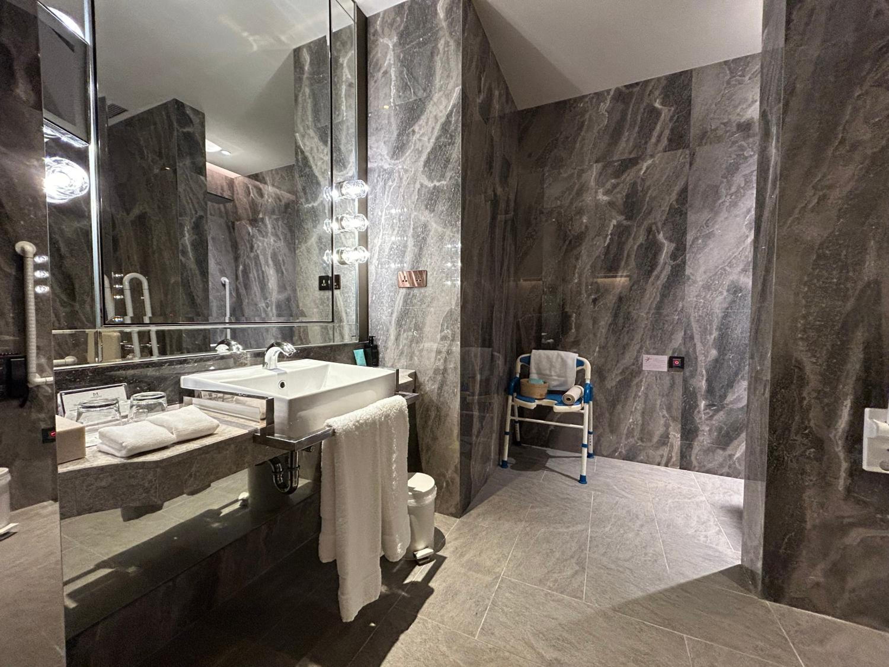Executive Twin Room - Accessible