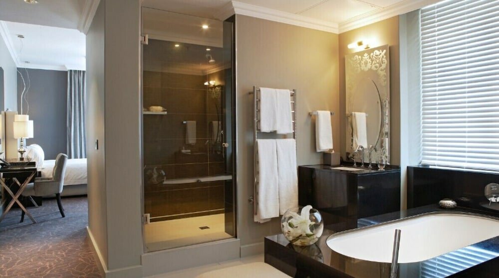 Premium Room, 1 King Bed, Mountain View