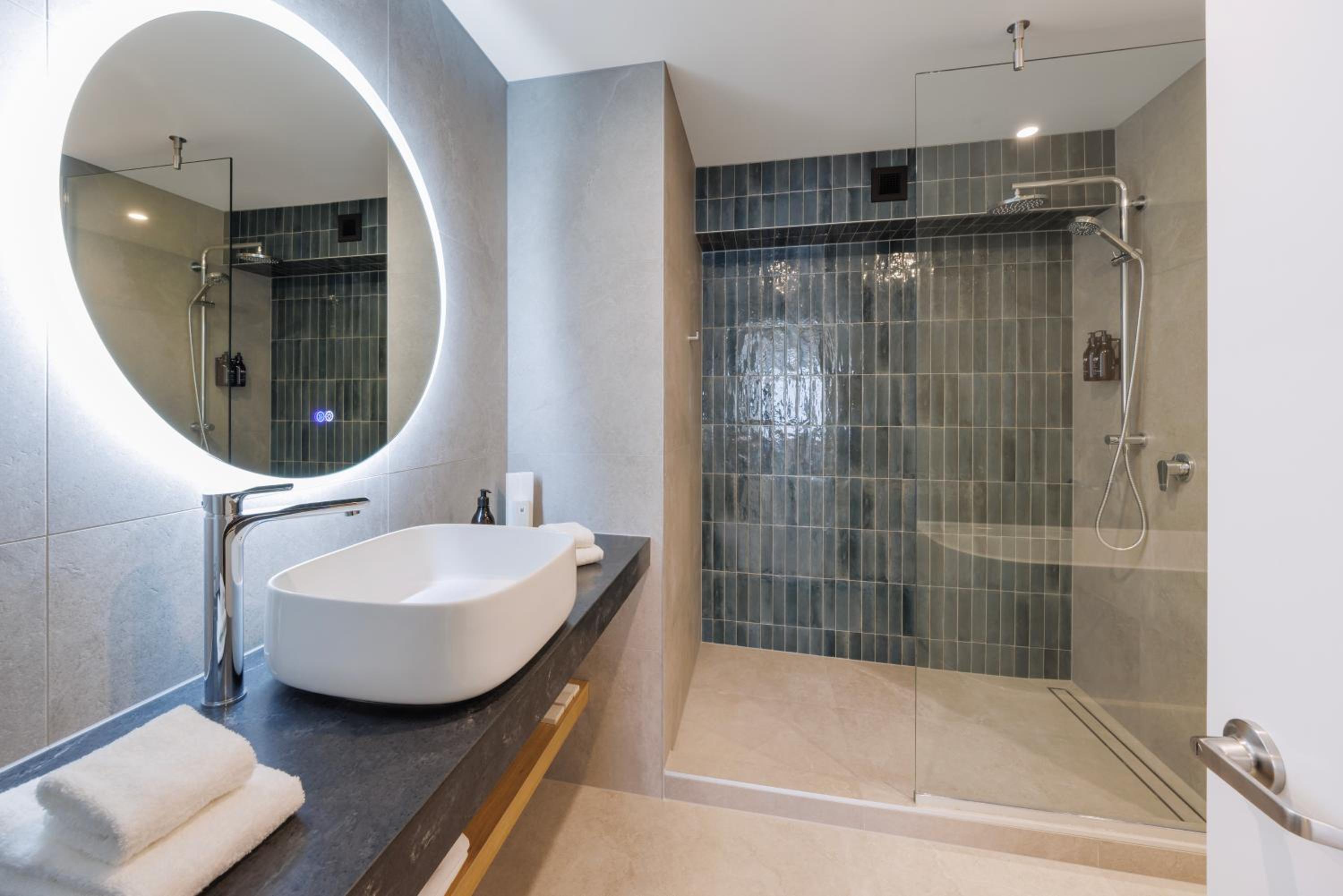 Luxury Loaded King Suite