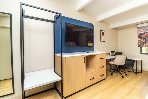 Queen Room with Two Queen Beds - Non-Smoking в Ramada by Wyndham Davenport Orlando South