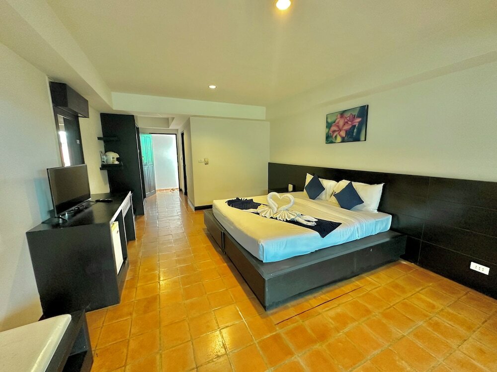 Superior Room, 1 Double or 2 Twin Beds, Mountain View