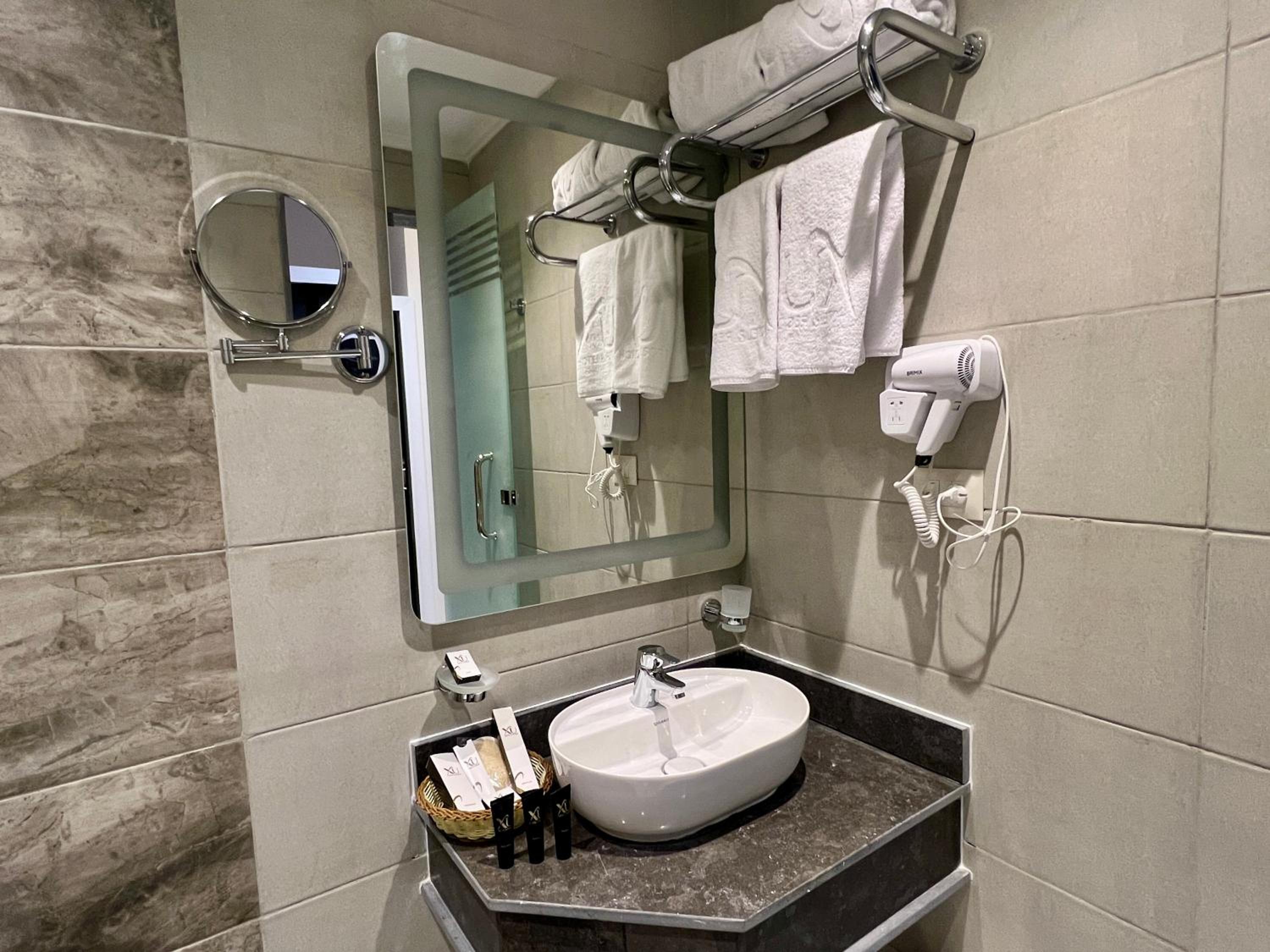 Deluxe Double or Twin Room with Sea View