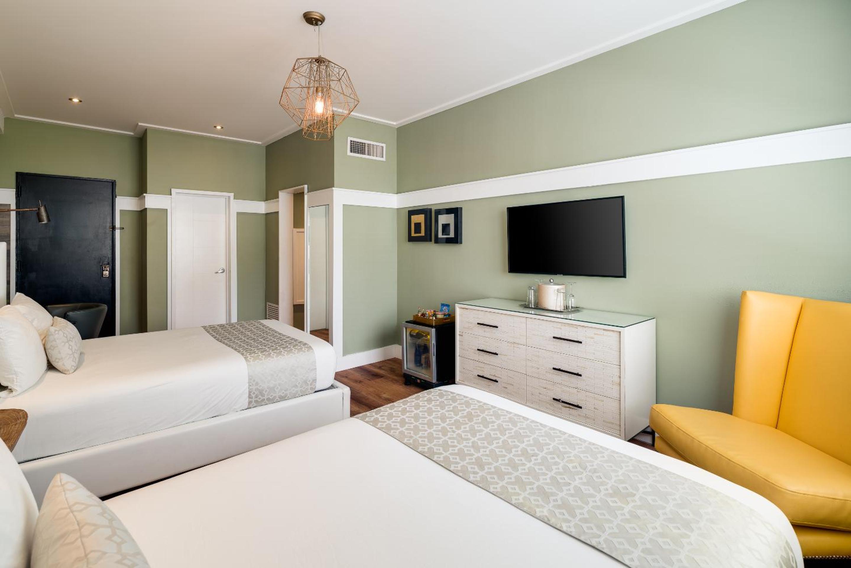 Double Bedroom City View