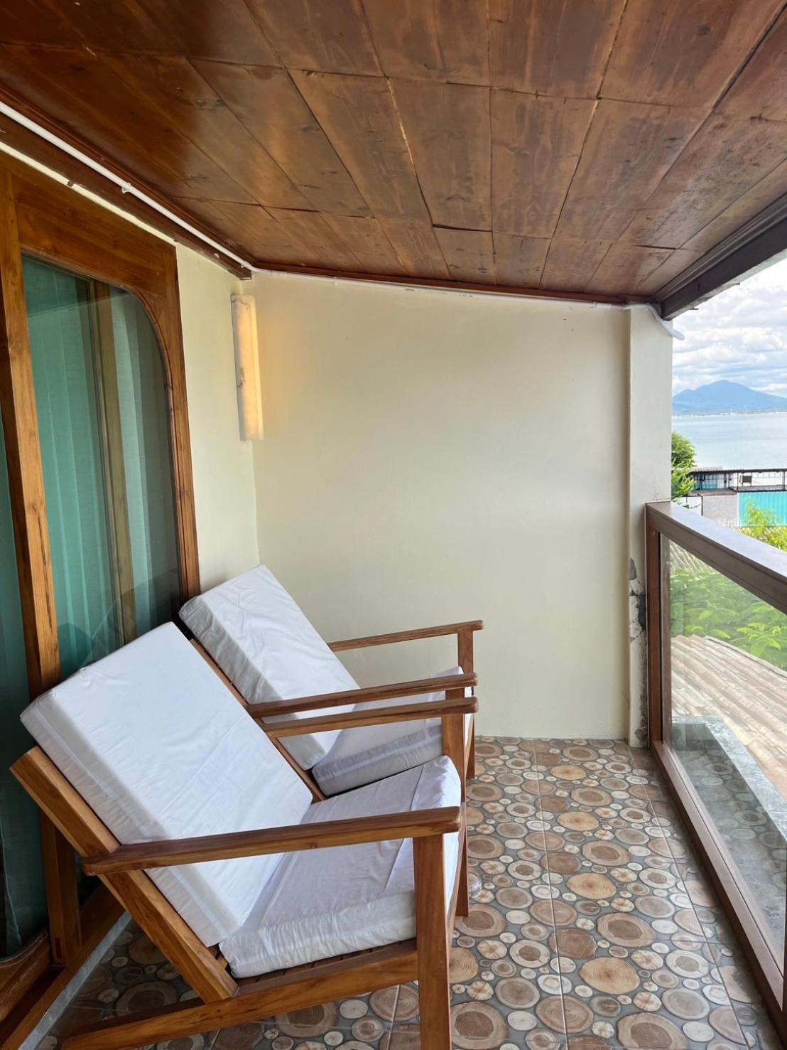 Triple Room with Sea View