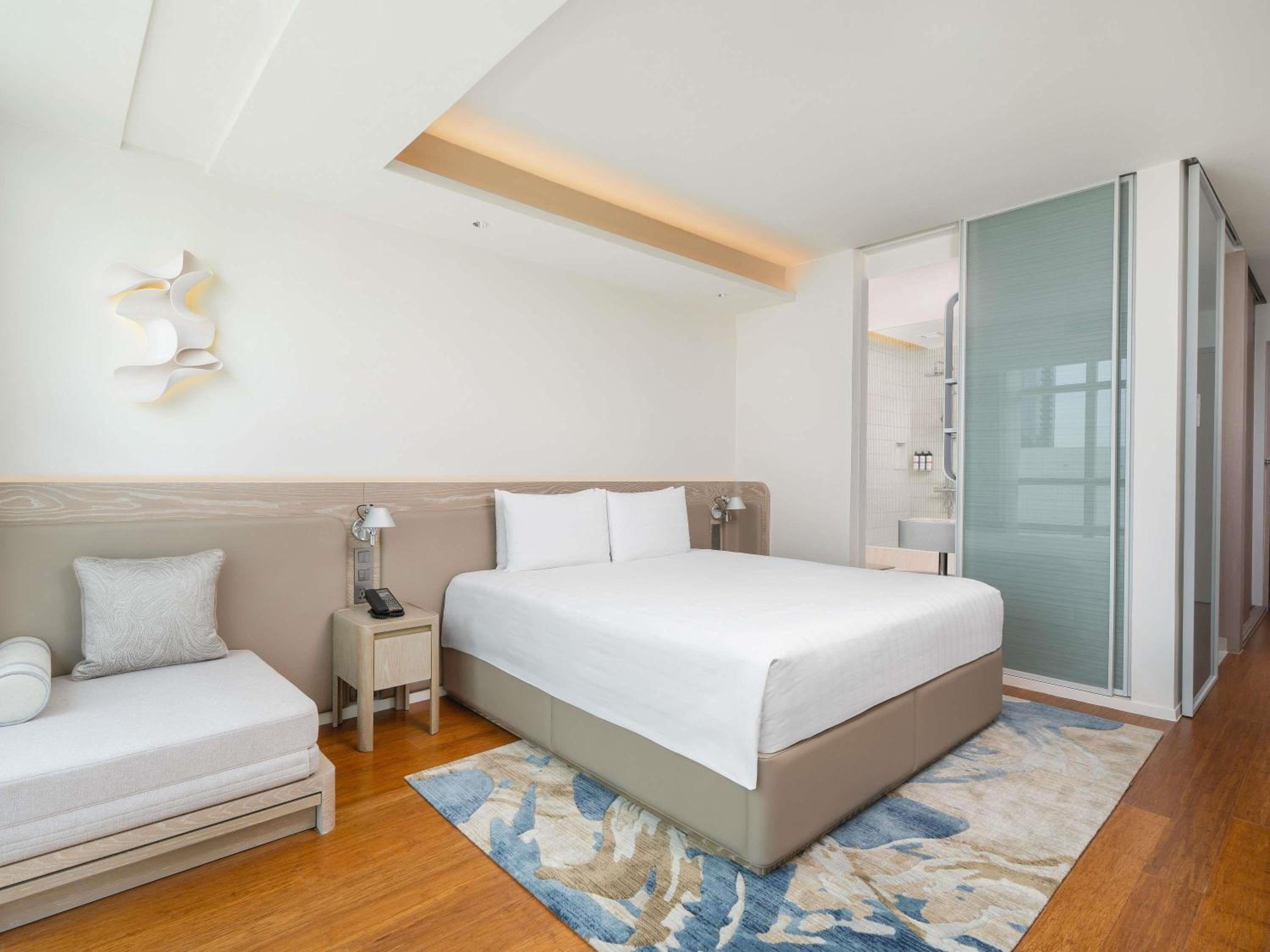 Premier Deluxe Double Room with City View