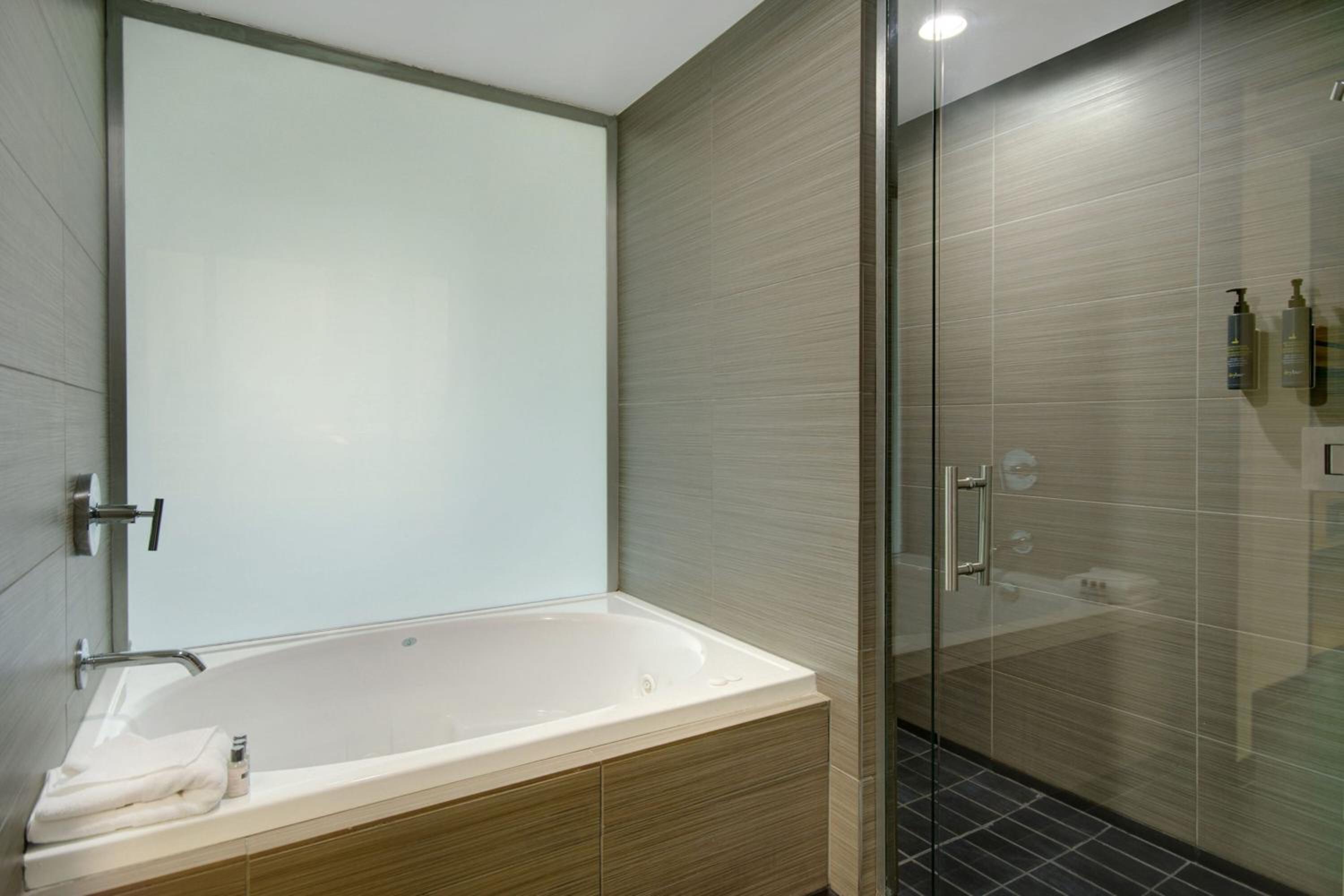 Suite, 1 King, Sofa bed, Corner room, Balcony