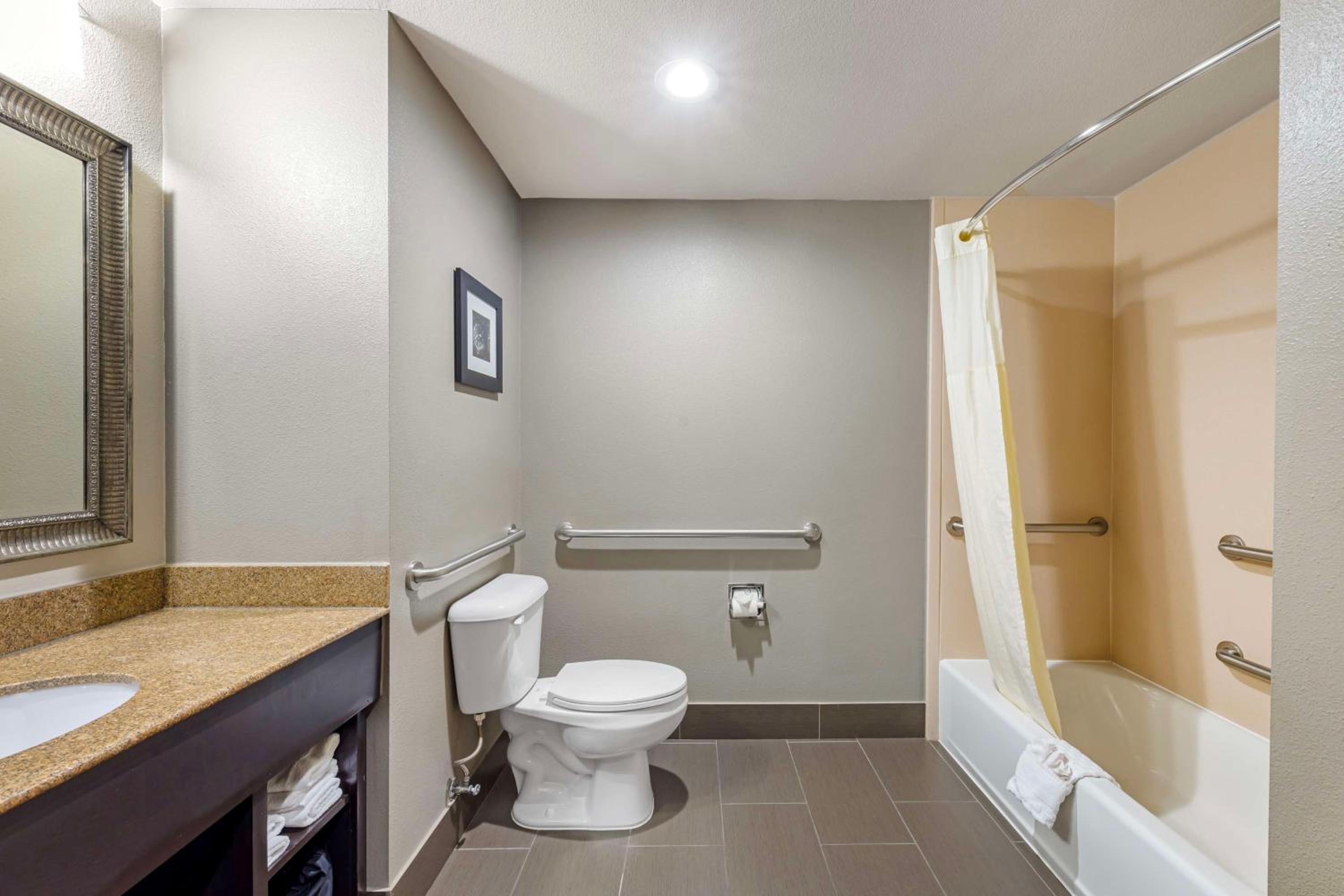 King Room with Bath Tub - Disability Access/Non-Smoking 