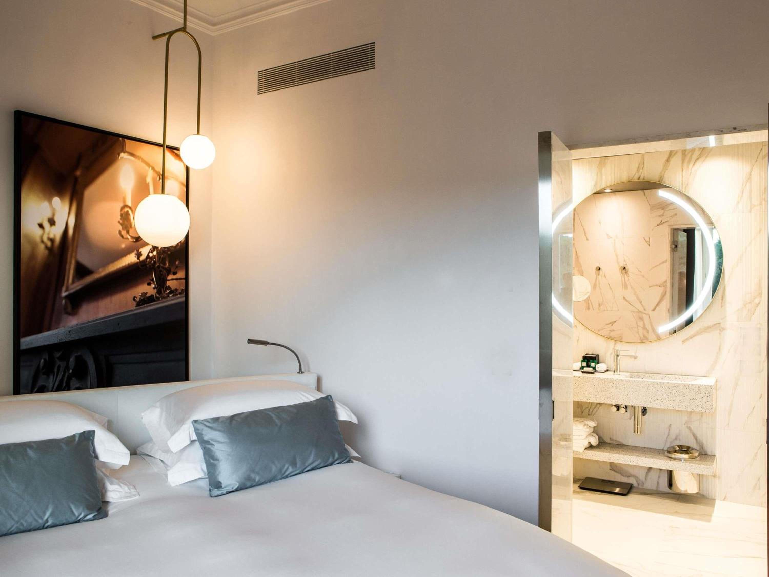 Deluxe Family Suite with Three Connecting Rooms