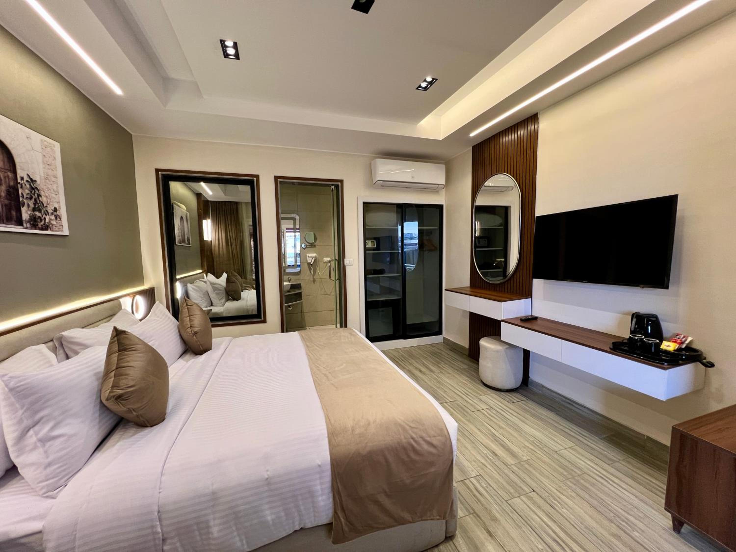 Superior Double or Twin Room with Pool View