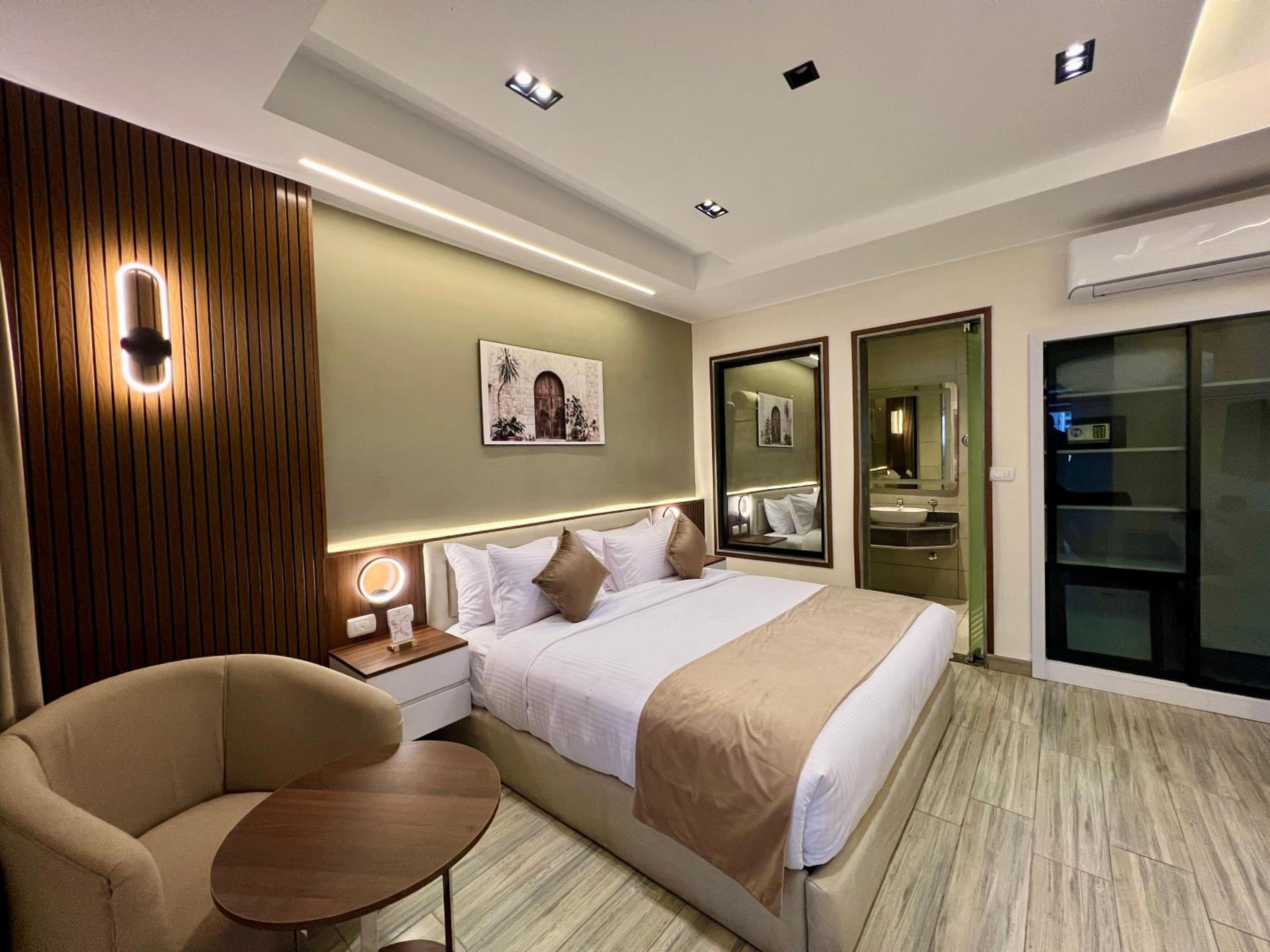 Superior Double or Twin Room with Pool View