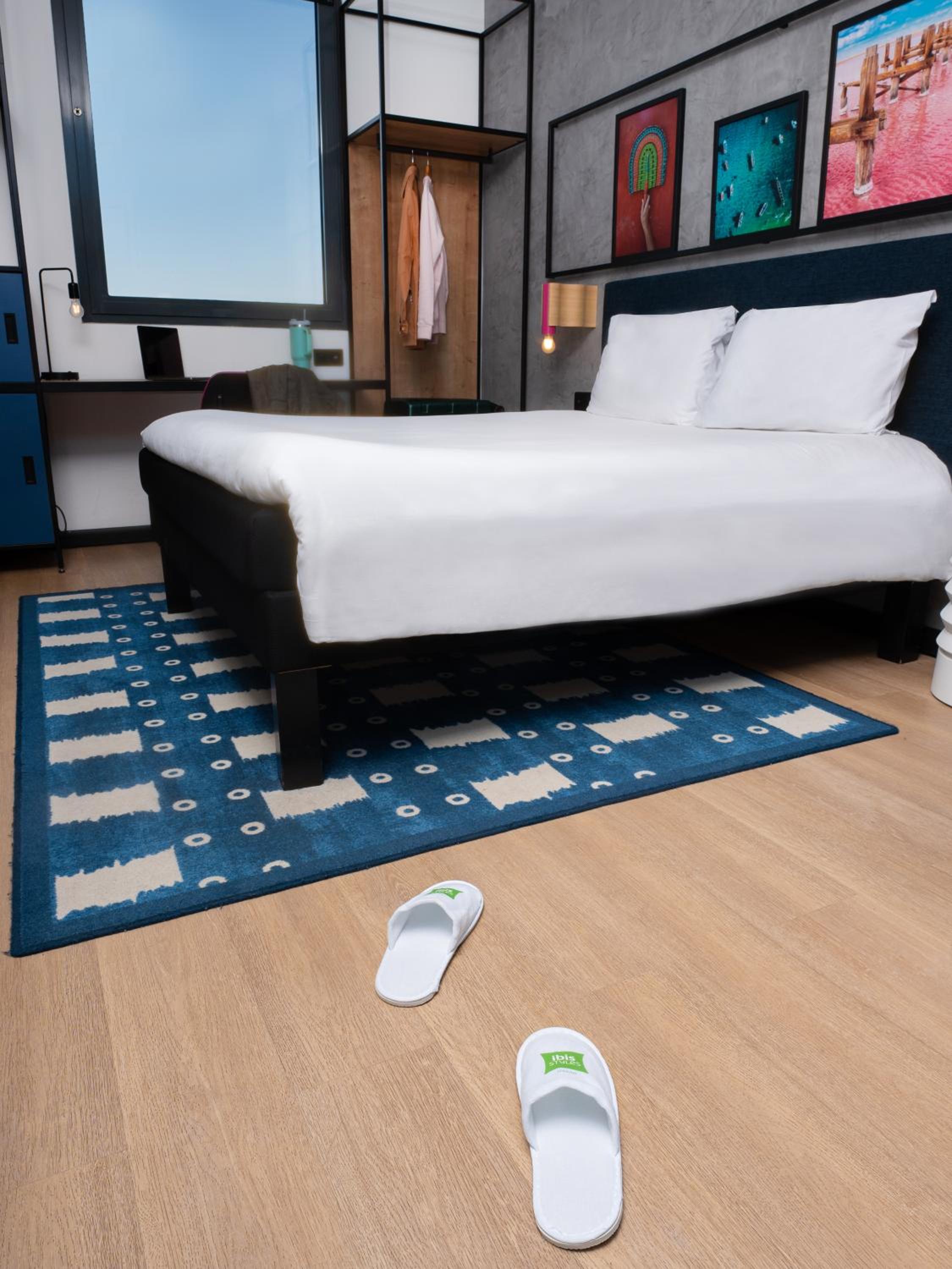 Standard Room With One Double Bed - Sea Side