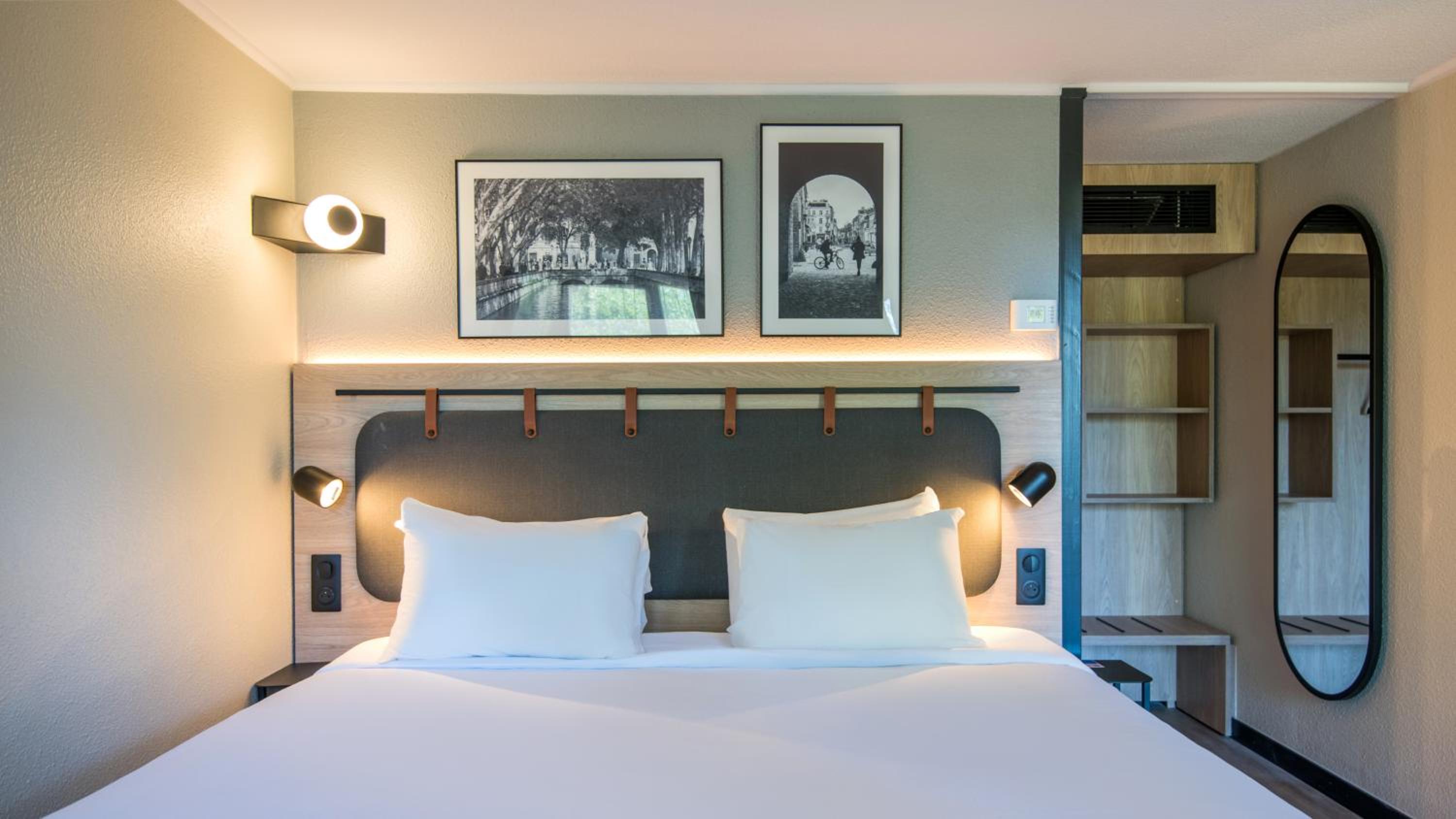 Superior Room - 1 King Bed