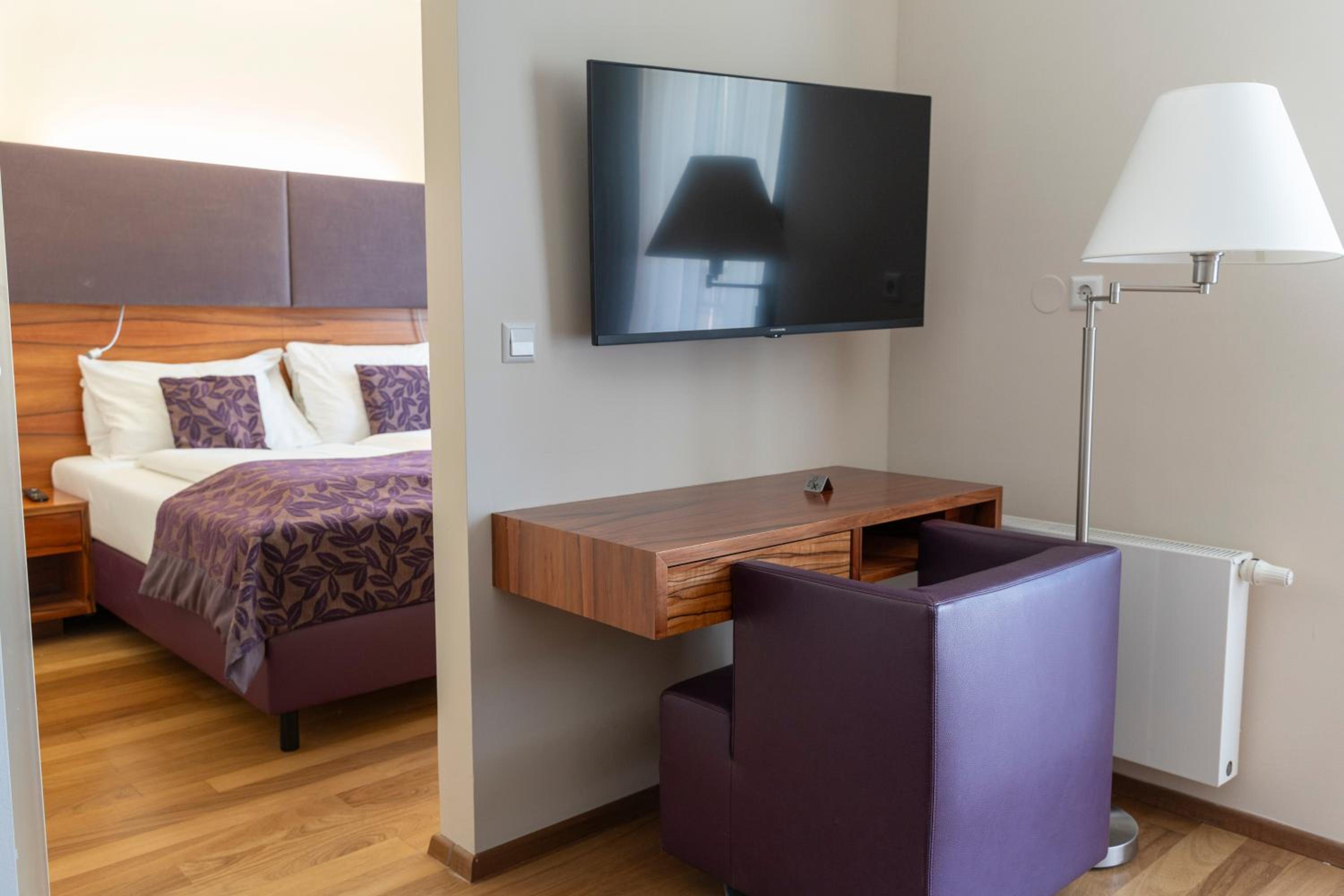 One-Bedroom Apartment with Balcony