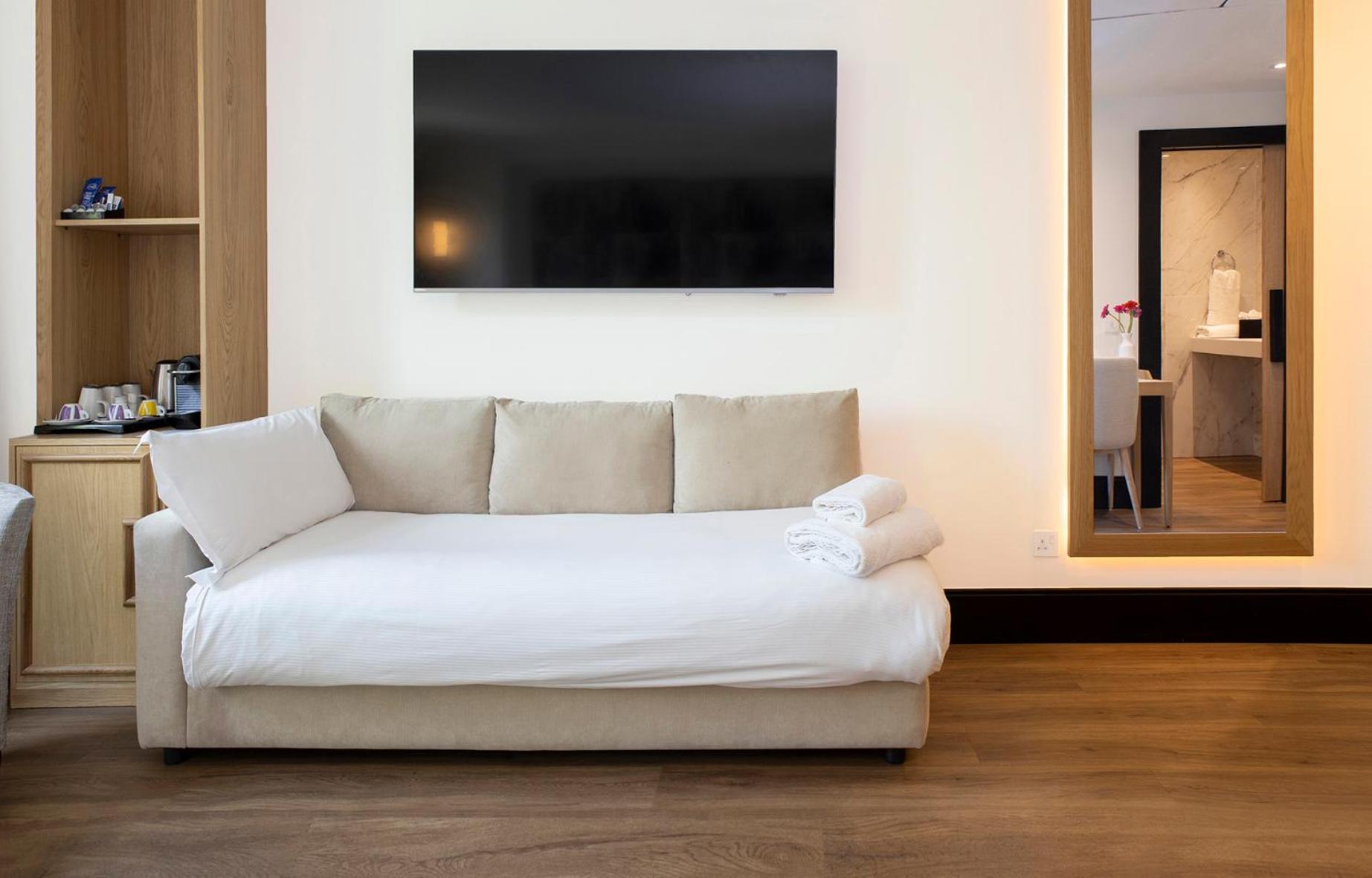 Classic Triple Superior