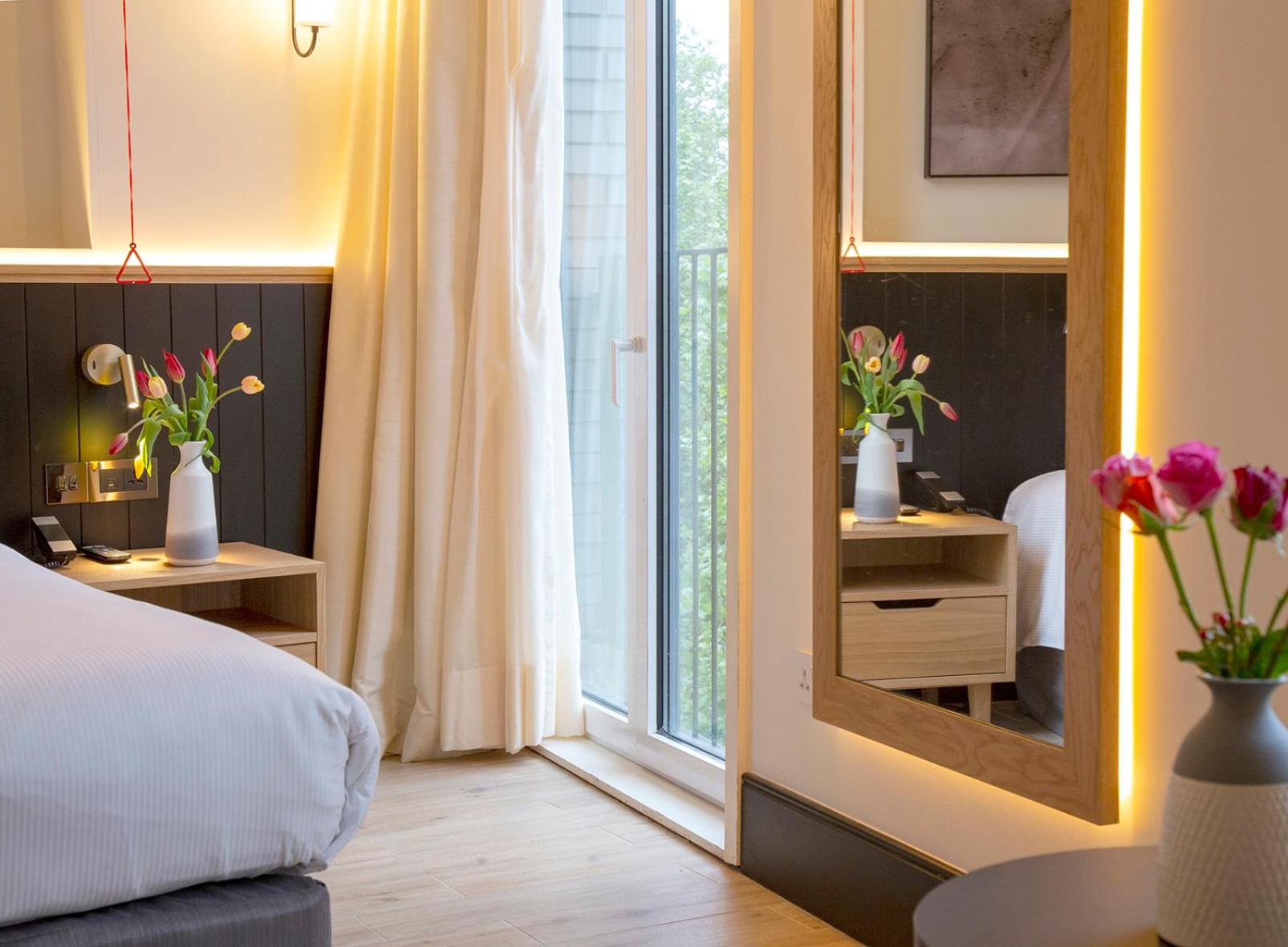 Classic Triple Superior